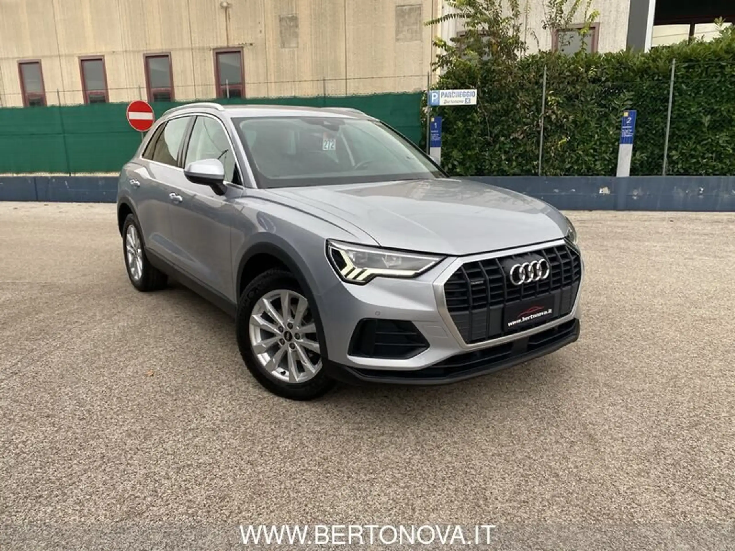 Audi - Q3