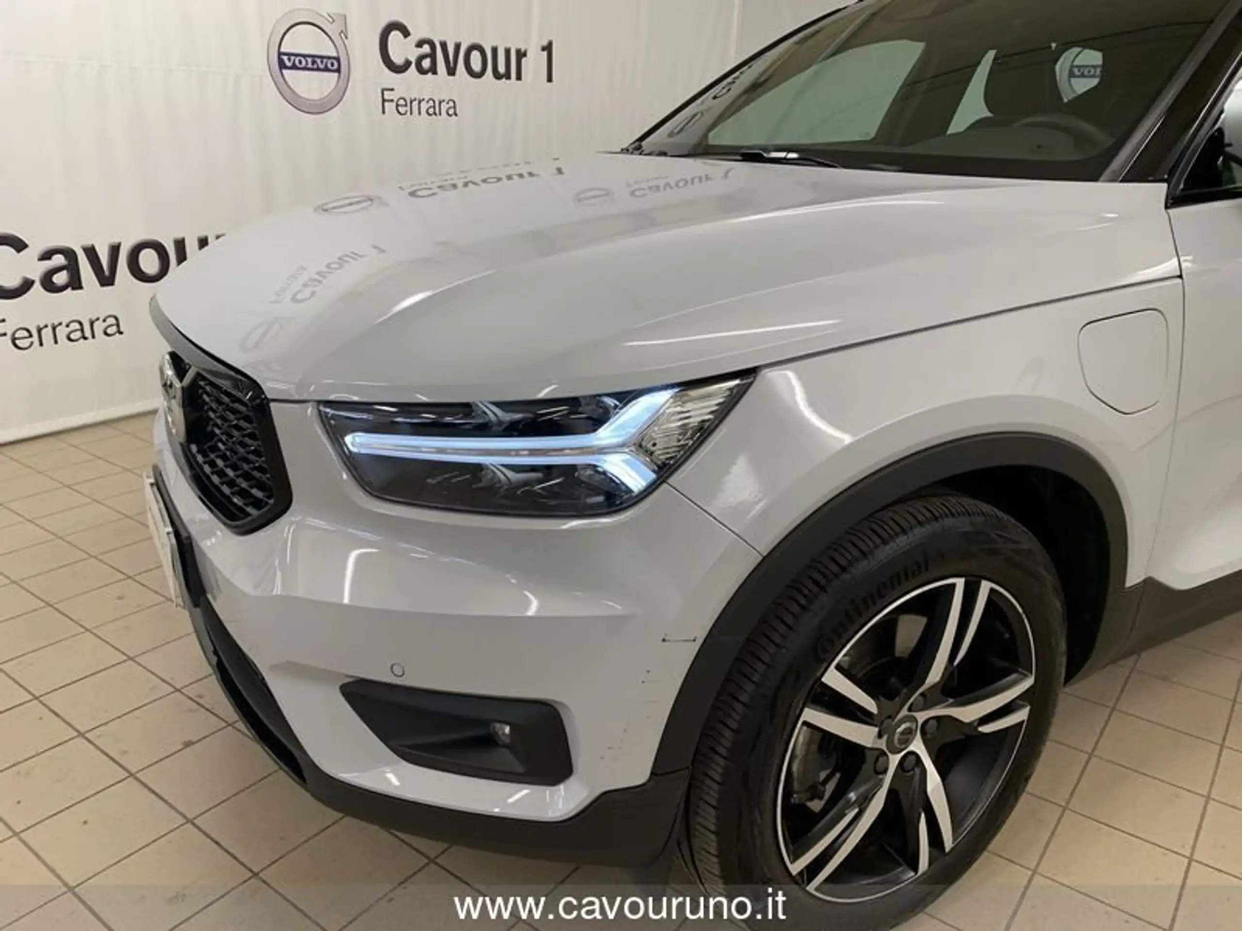 Volvo - XC40