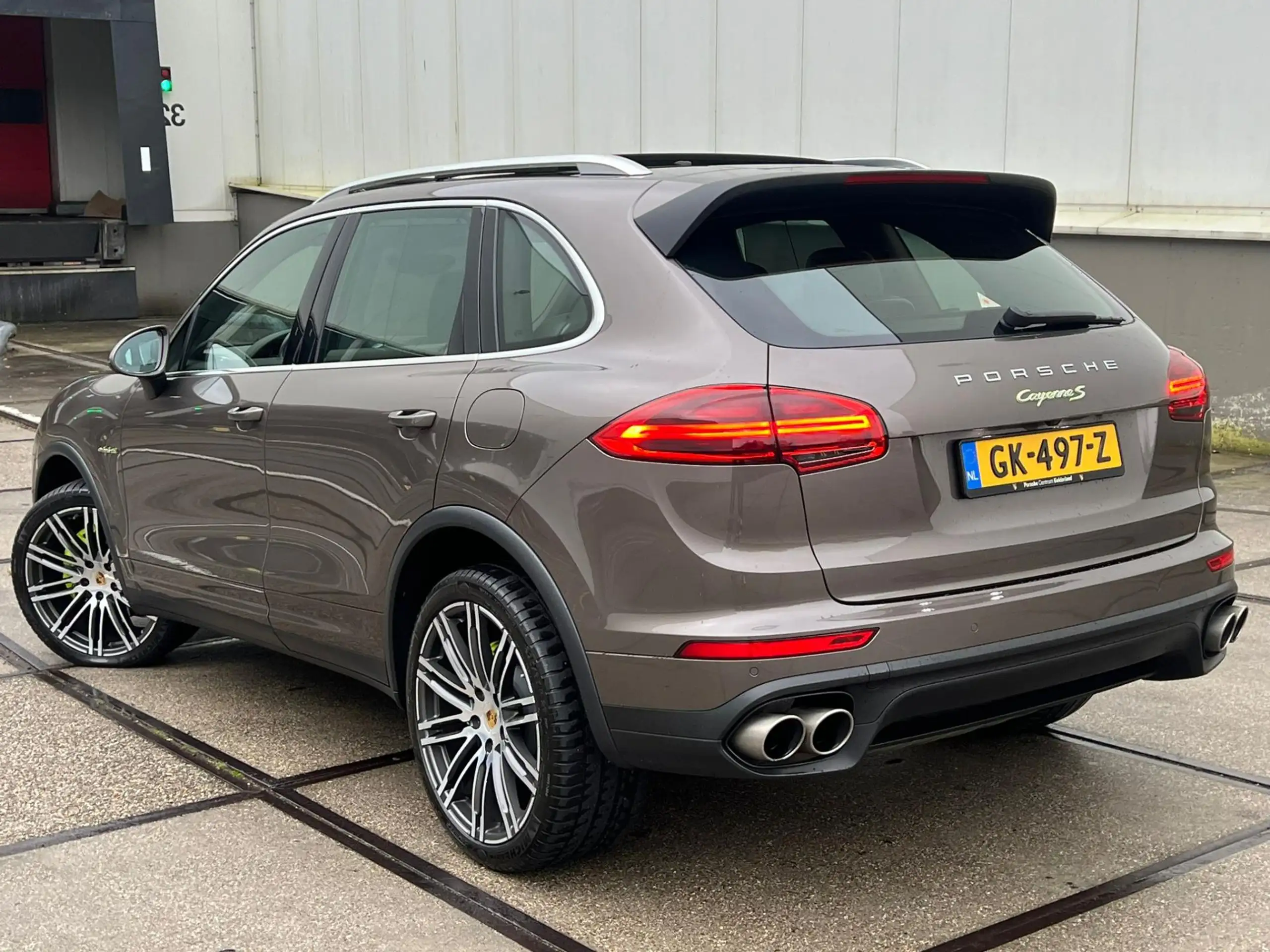 Porsche - Cayenne