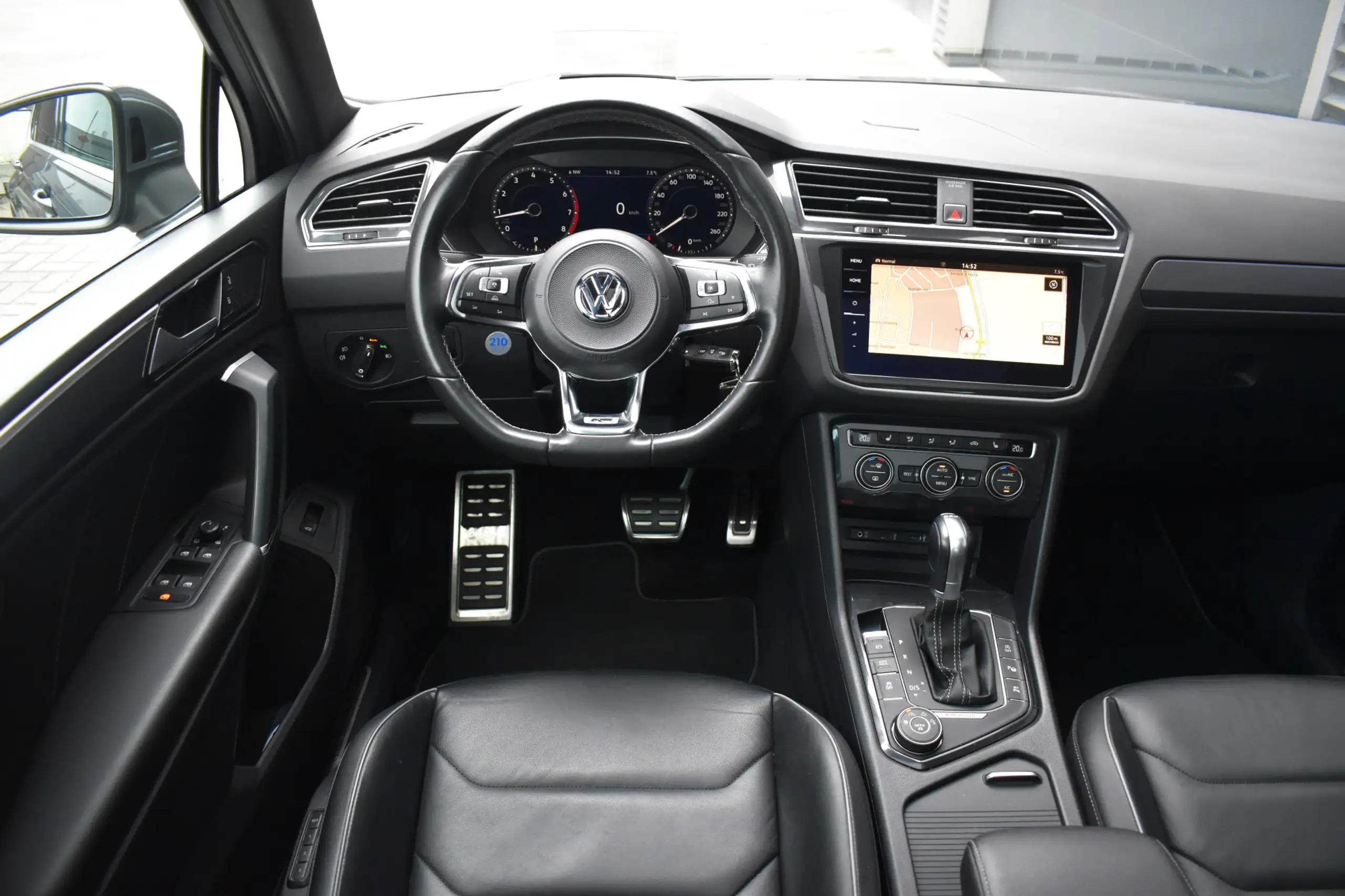 Volkswagen - Tiguan