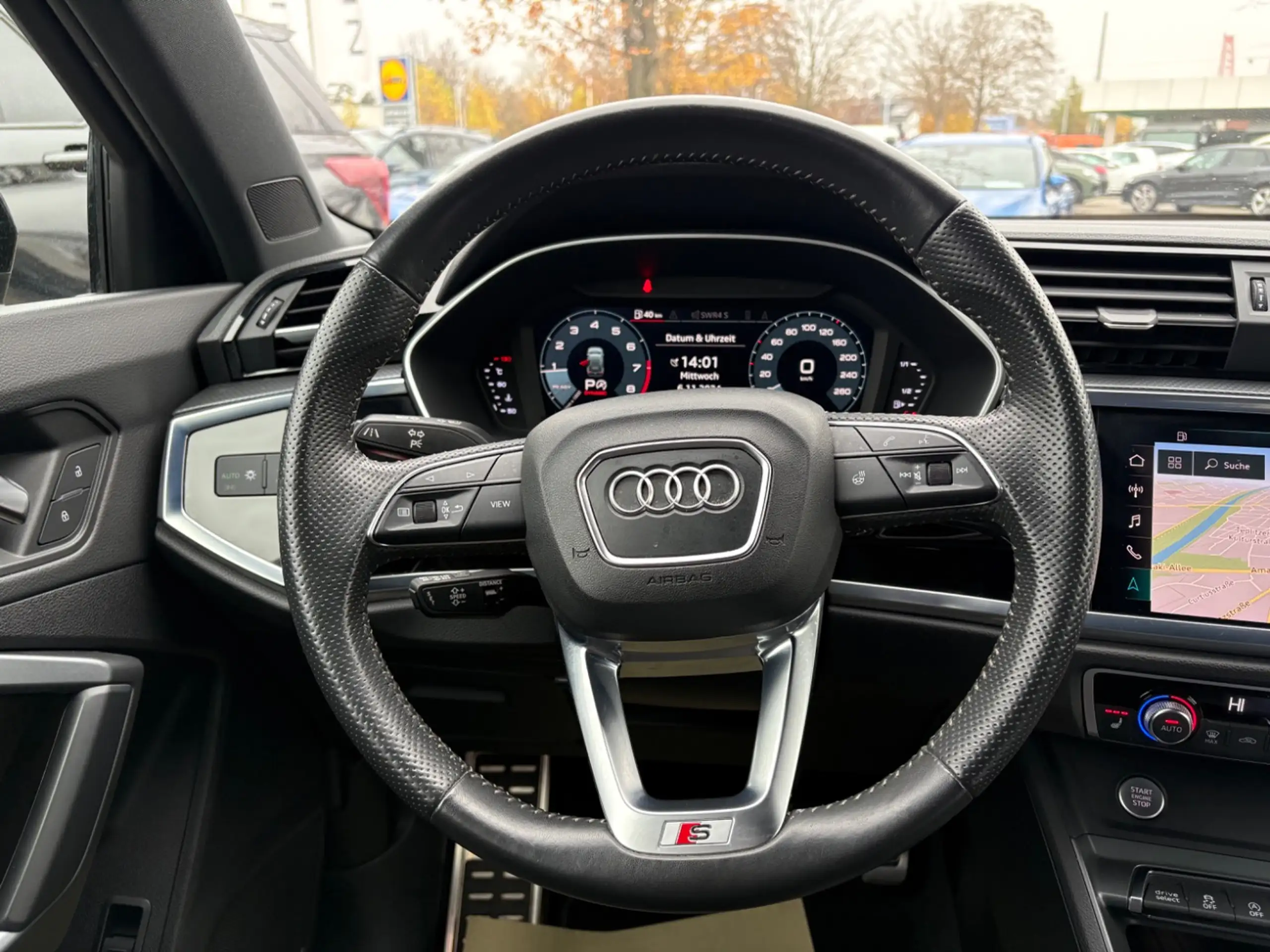 Audi - Q3