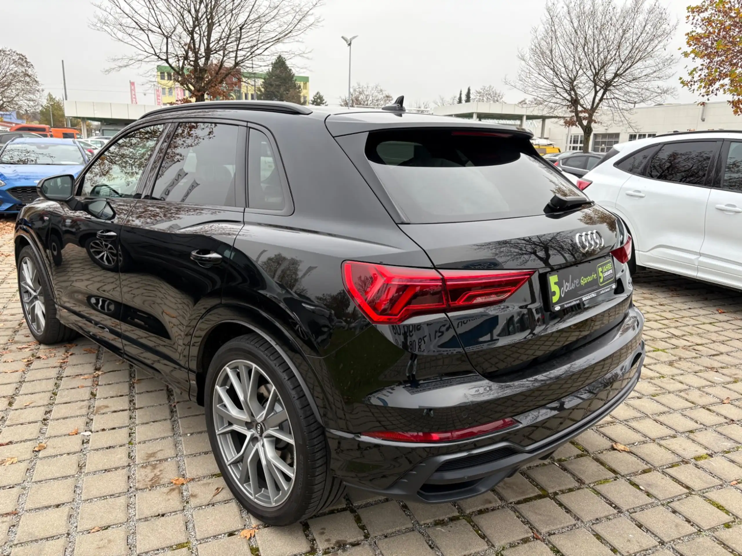 Audi - Q3