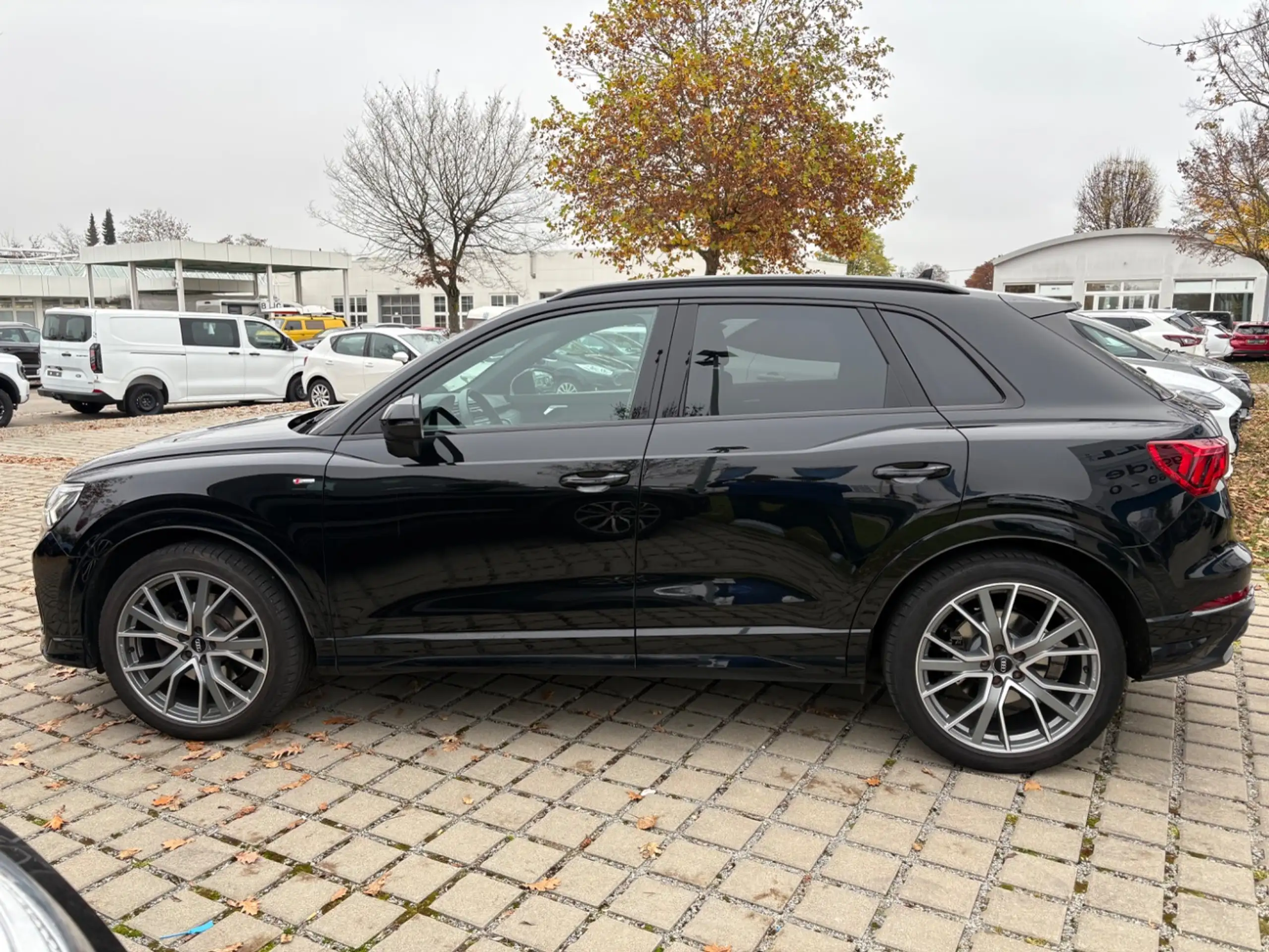 Audi - Q3