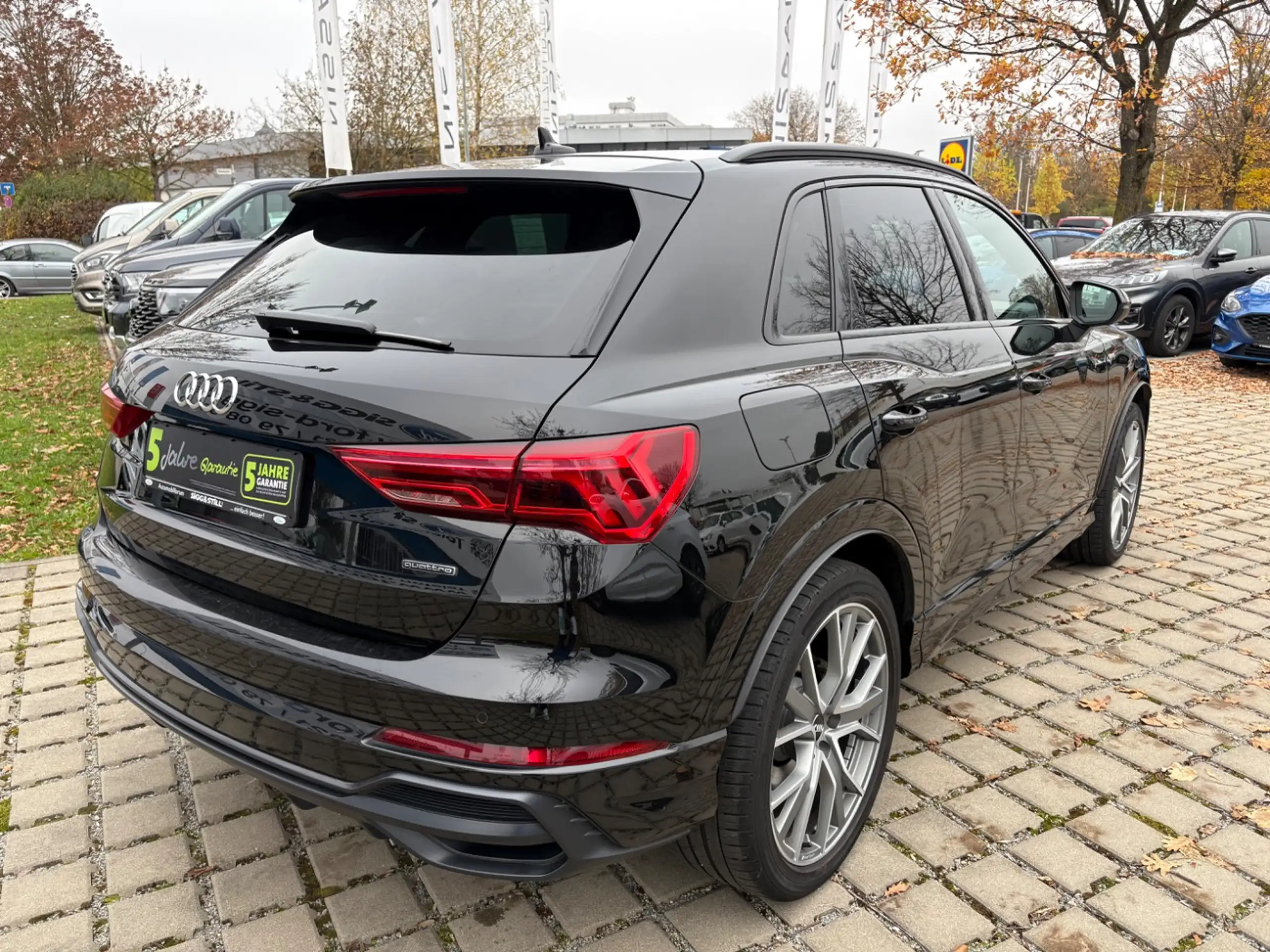 Audi - Q3