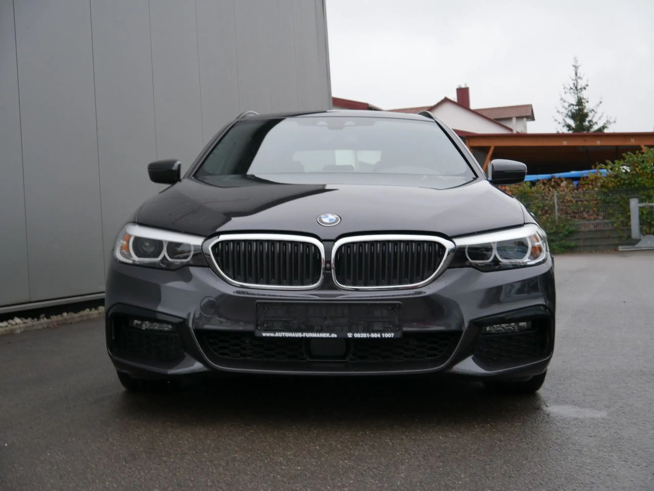 BMW - 530