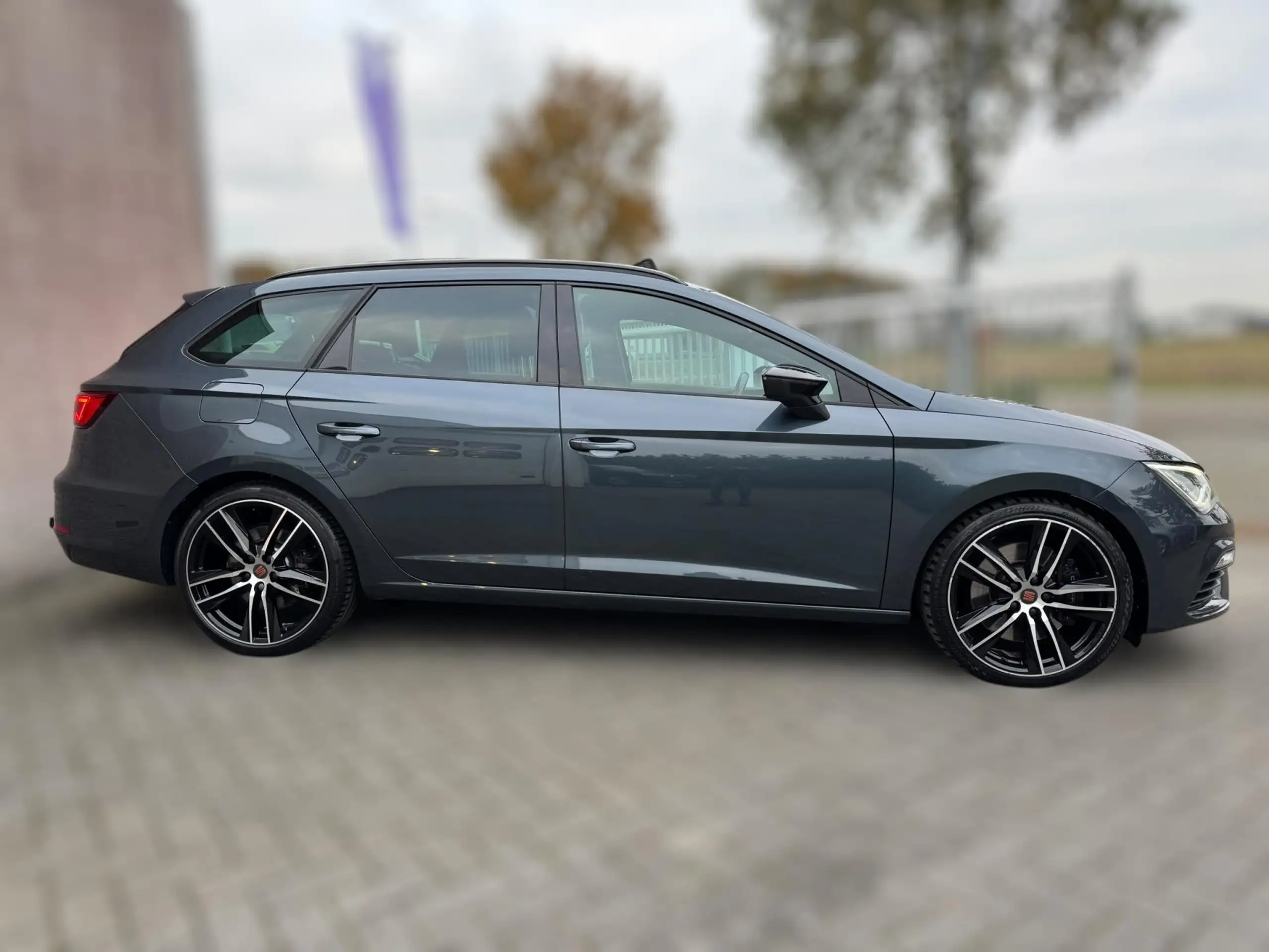 SEAT - Leon