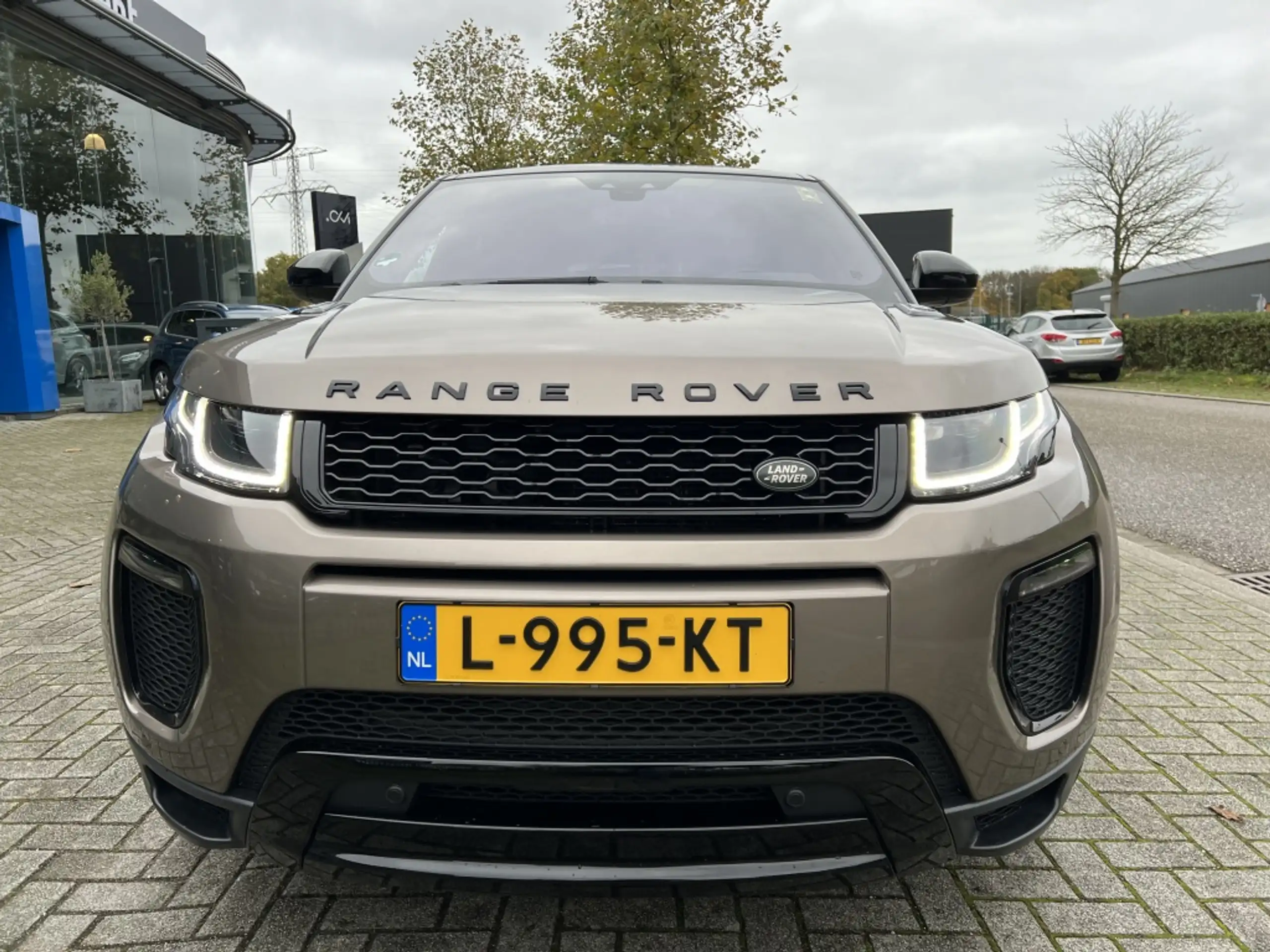 Land Rover - Range Rover Evoque