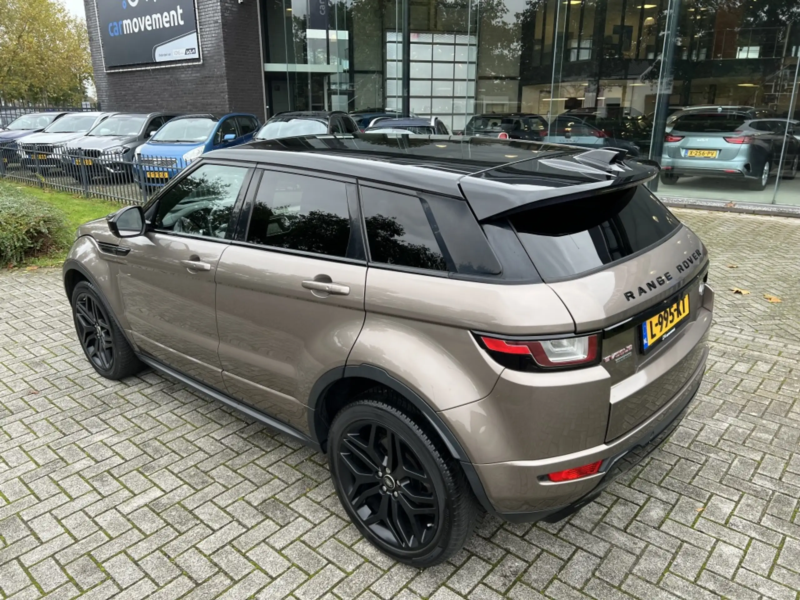 Land Rover - Range Rover Evoque