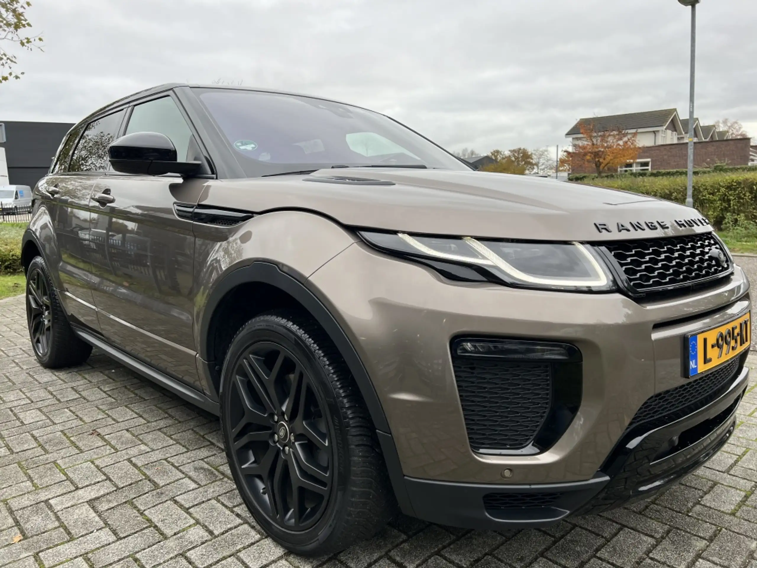 Land Rover - Range Rover Evoque