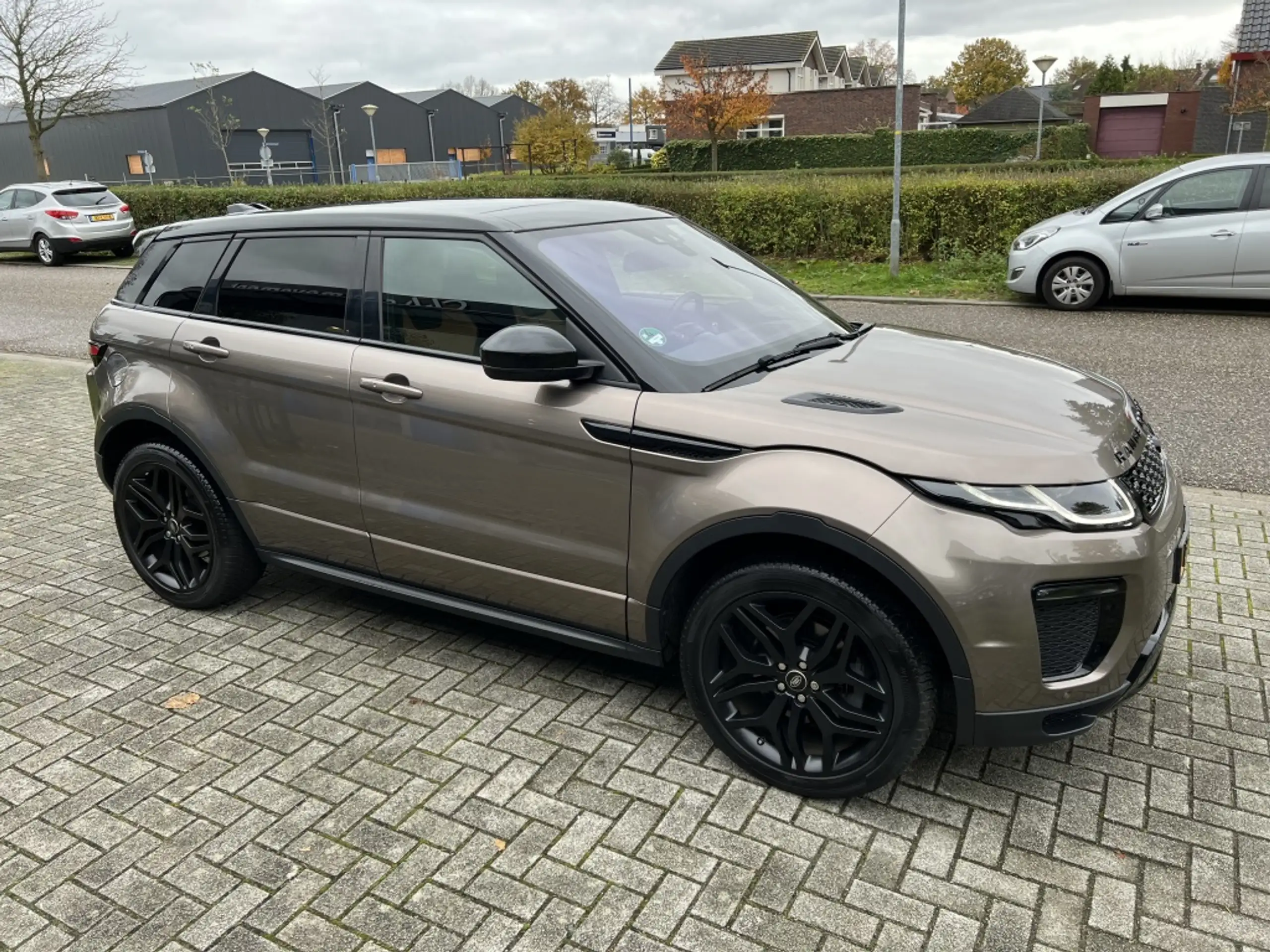 Land Rover - Range Rover Evoque