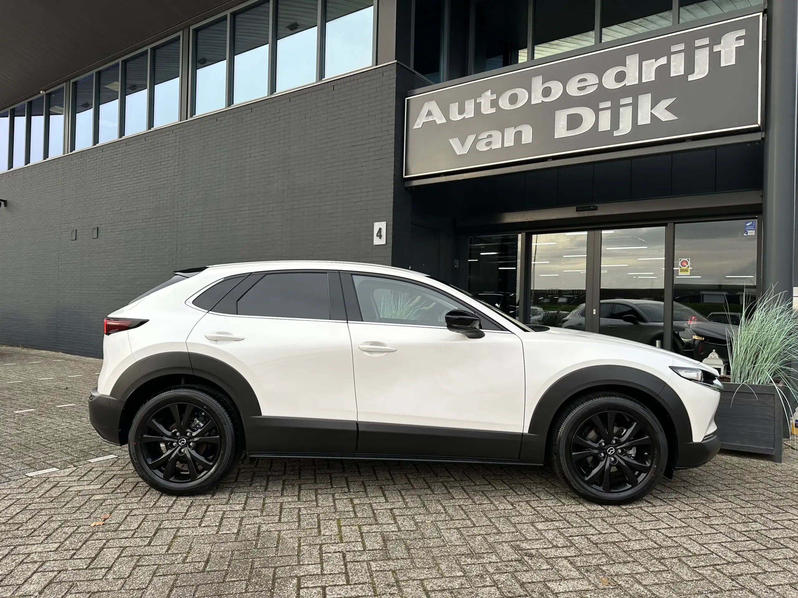 Mazda - CX-30