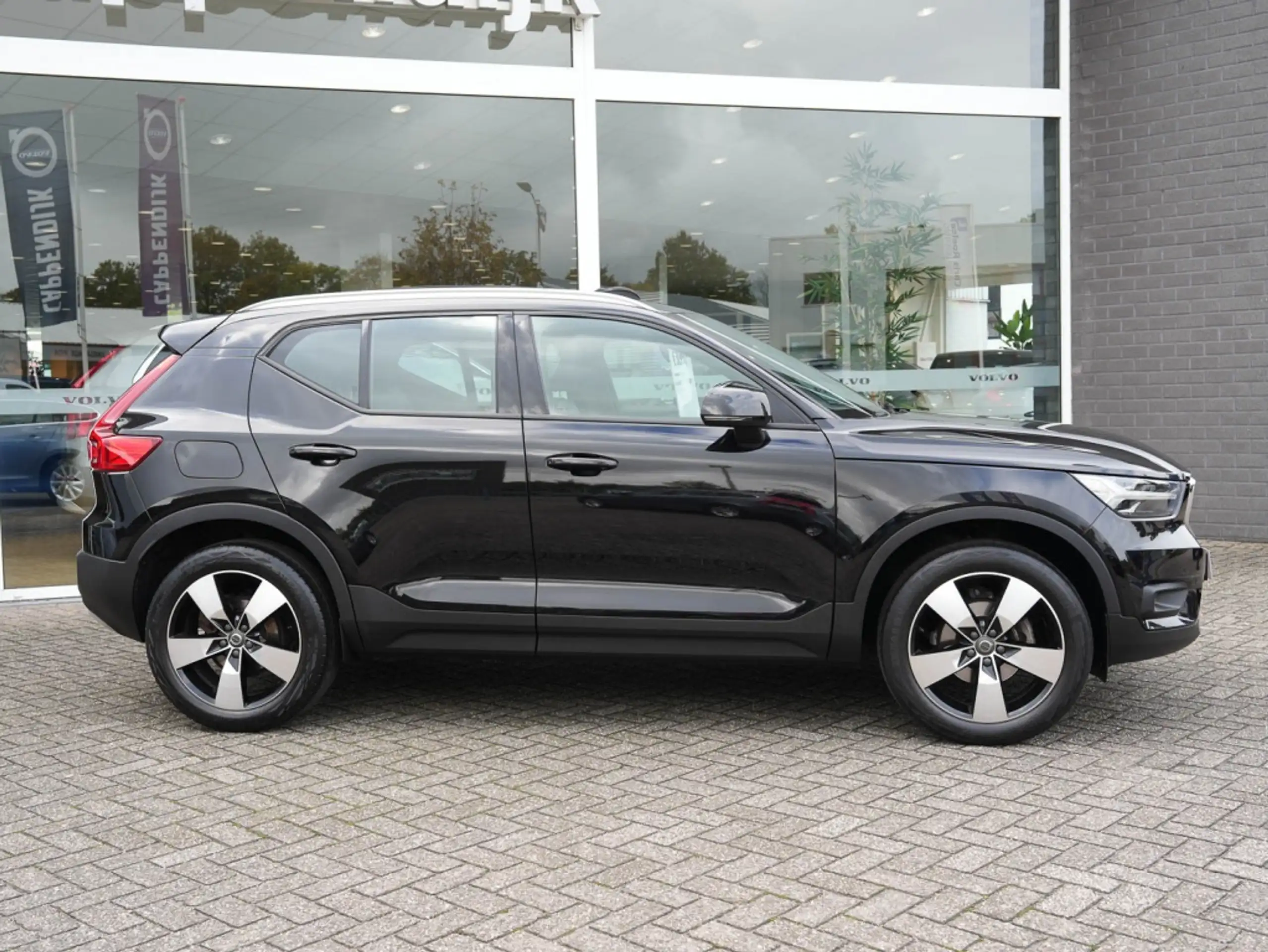 Volvo - XC40