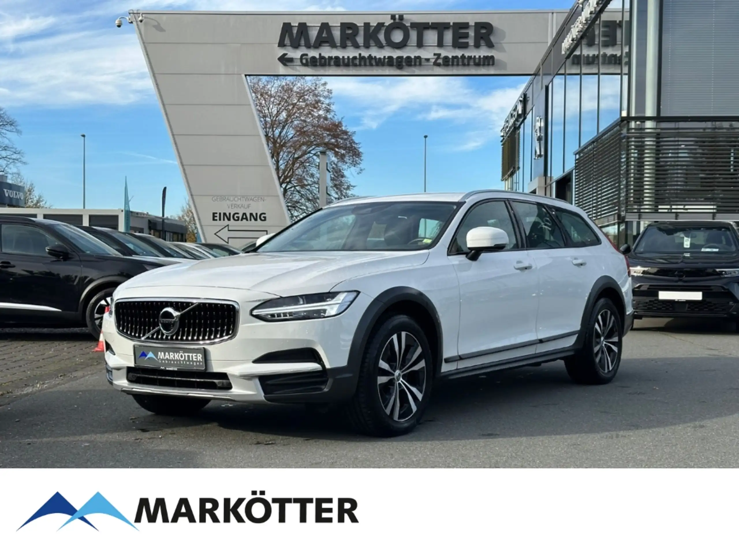 Volvo - V90 Cross Country