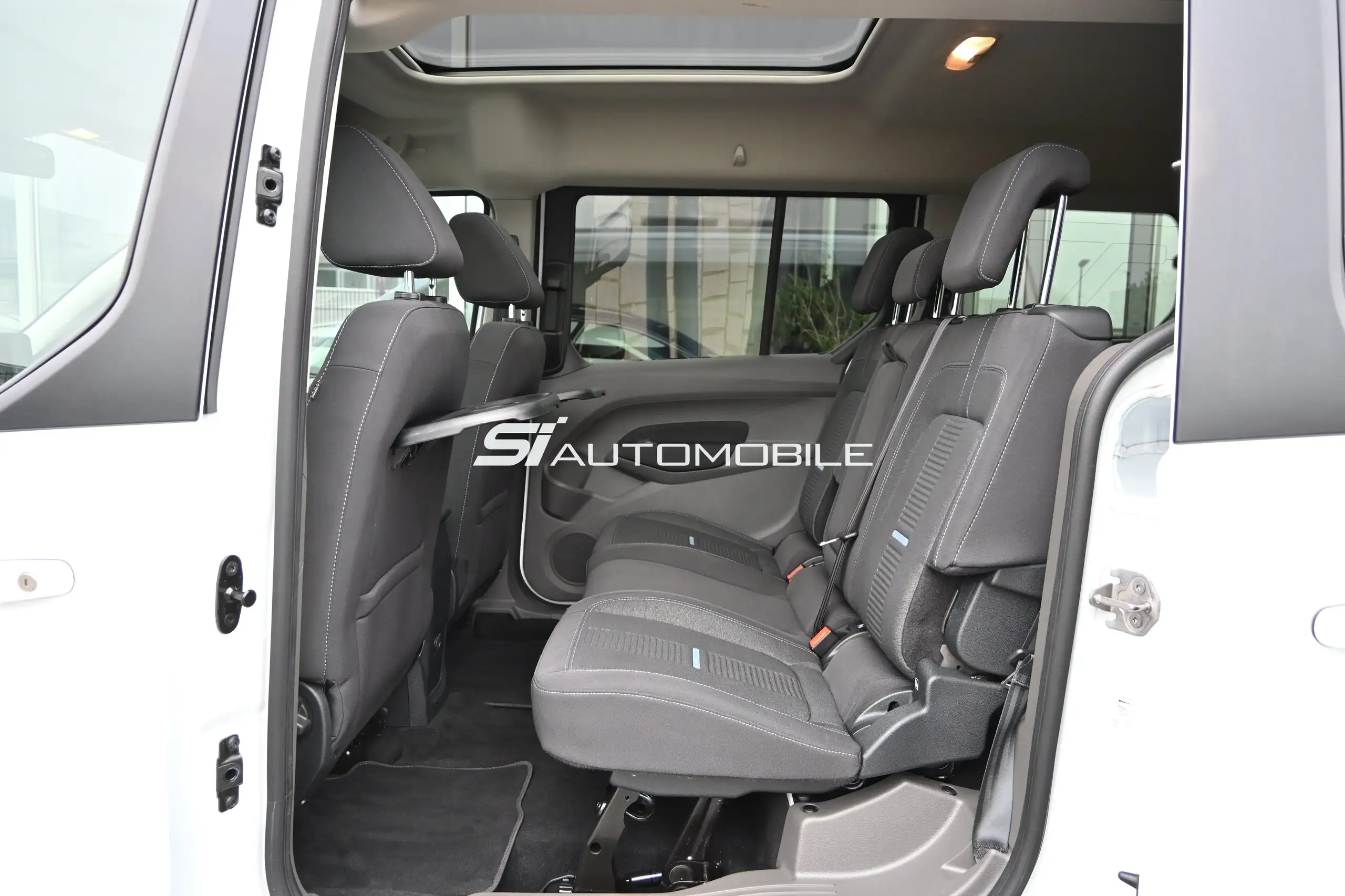 Ford - Grand Tourneo