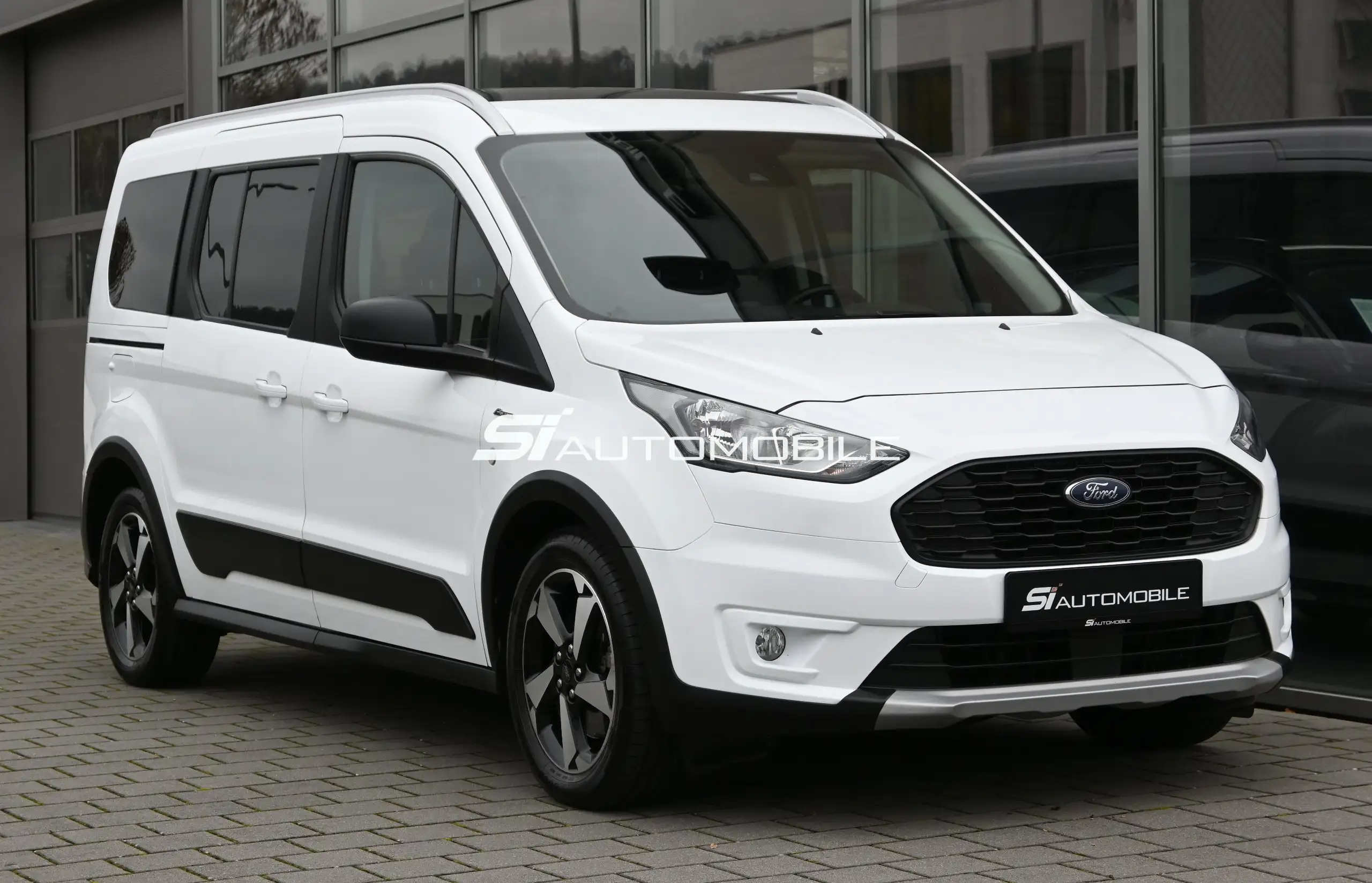 Ford - Grand Tourneo