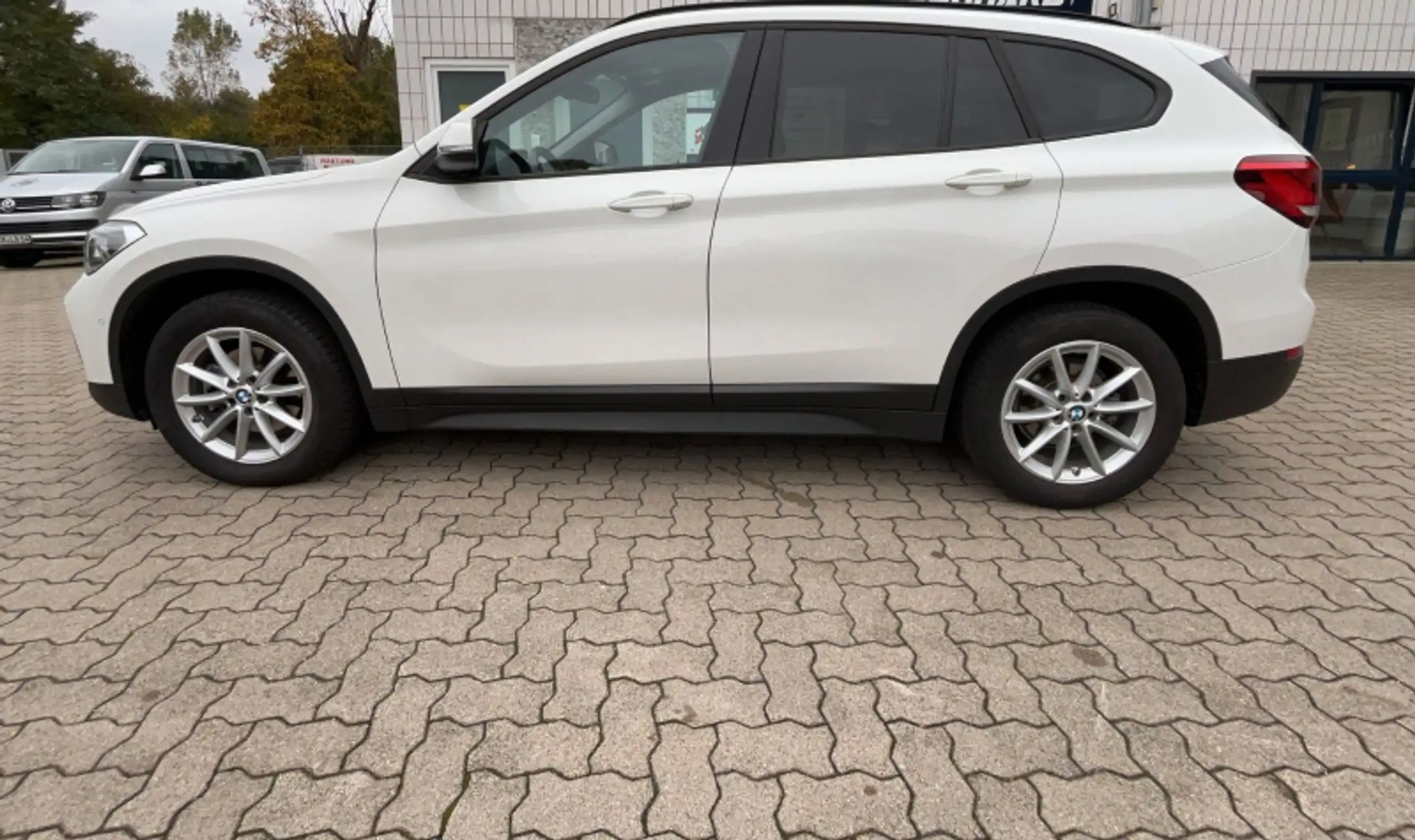 BMW - X1