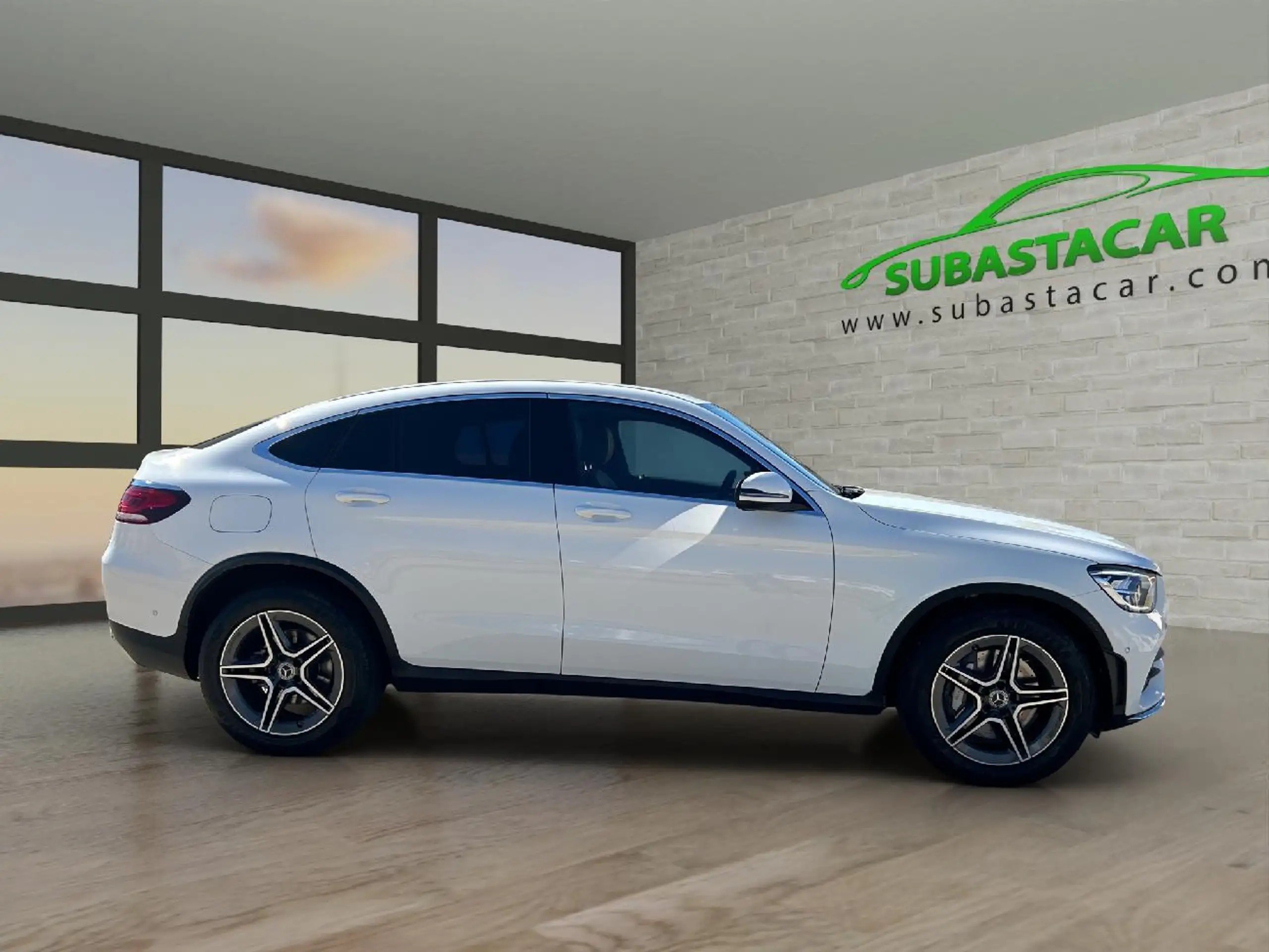 Mercedes-Benz - GLC 220