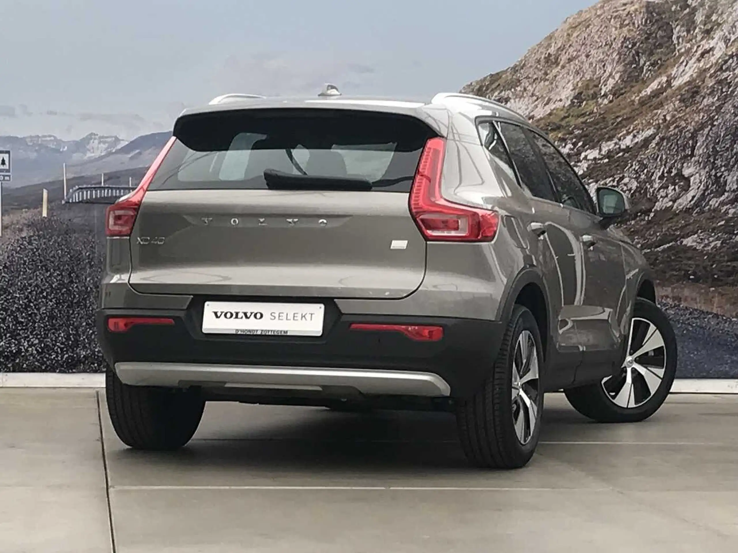 Volvo - XC40