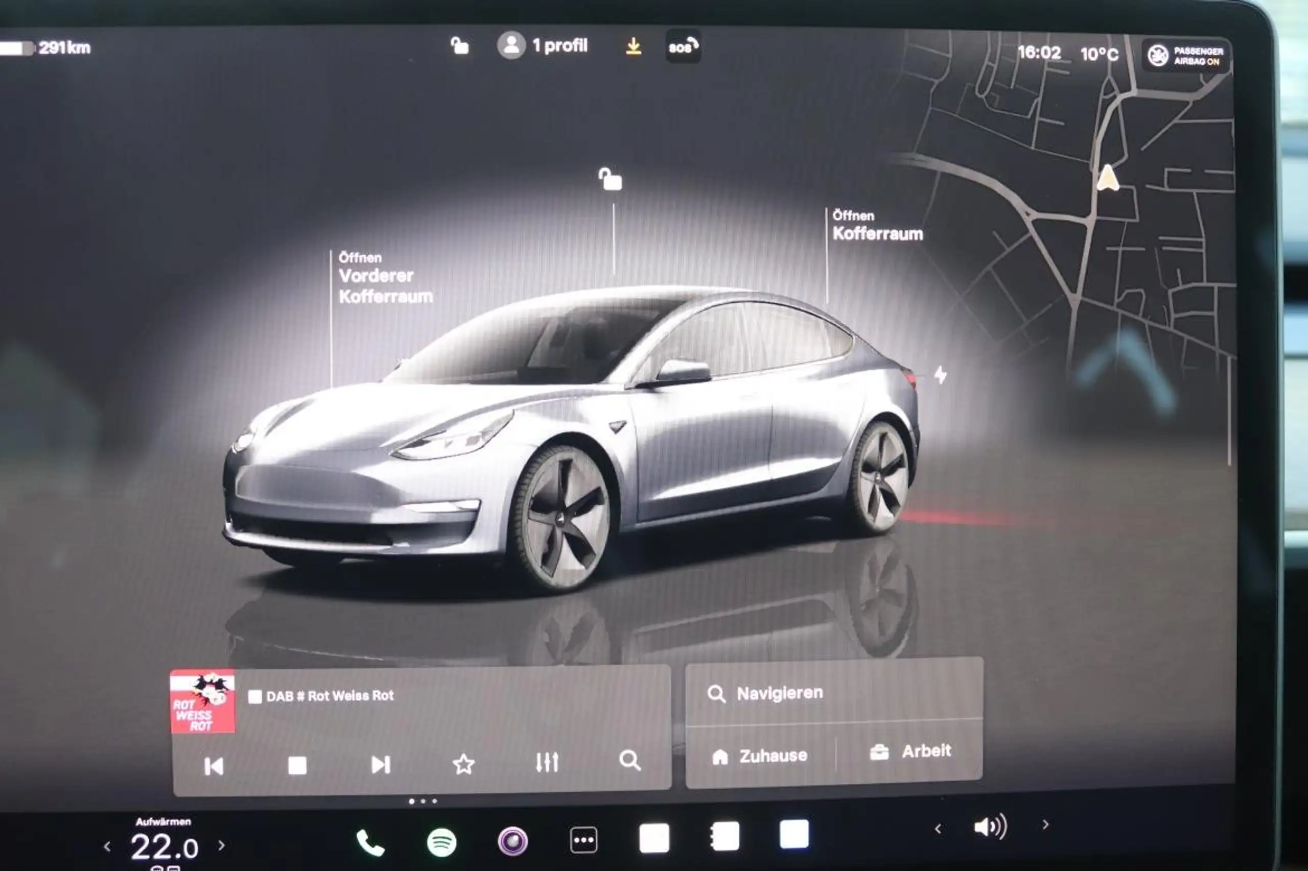 Tesla - Model 3