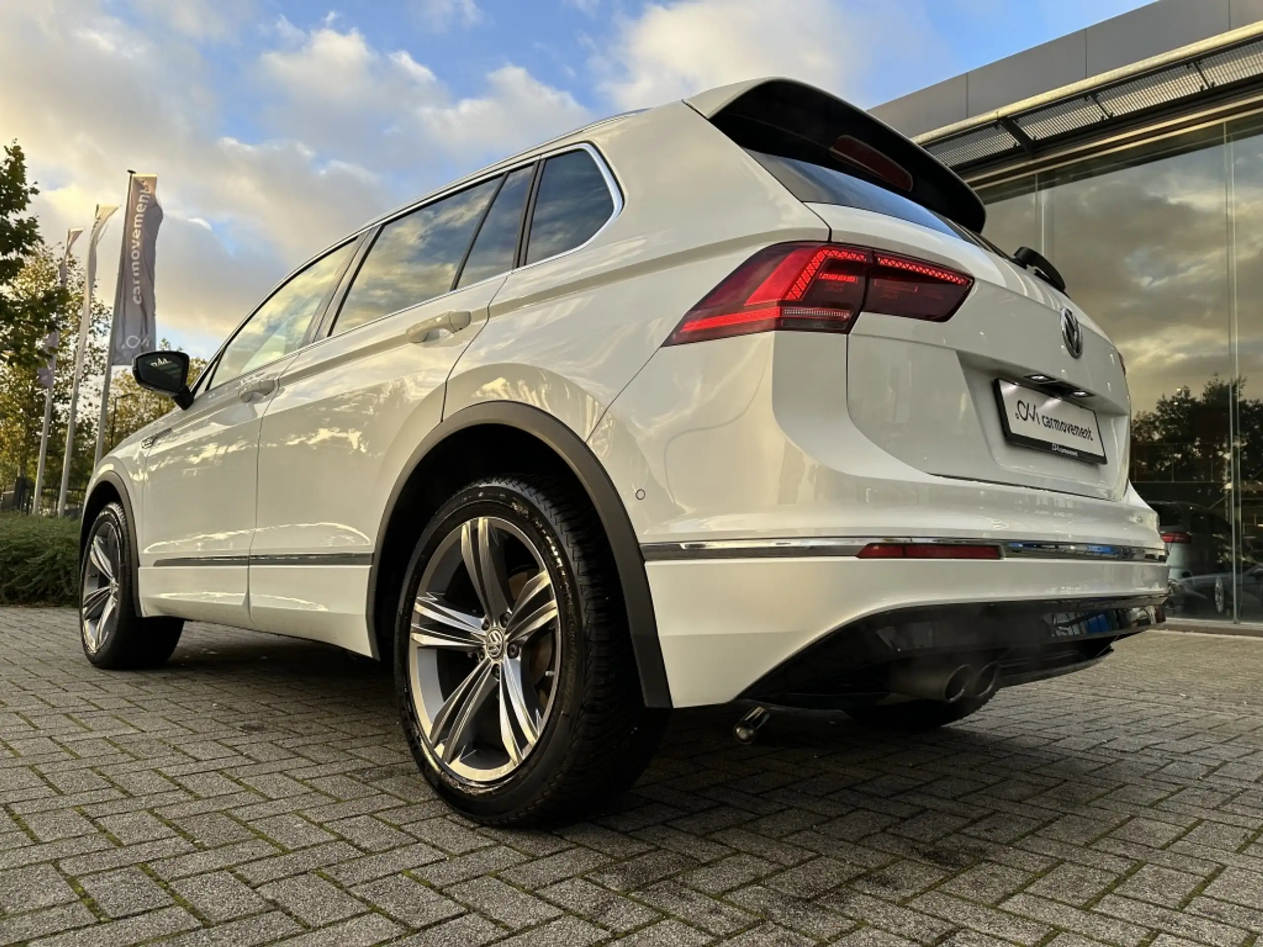 Volkswagen - Tiguan