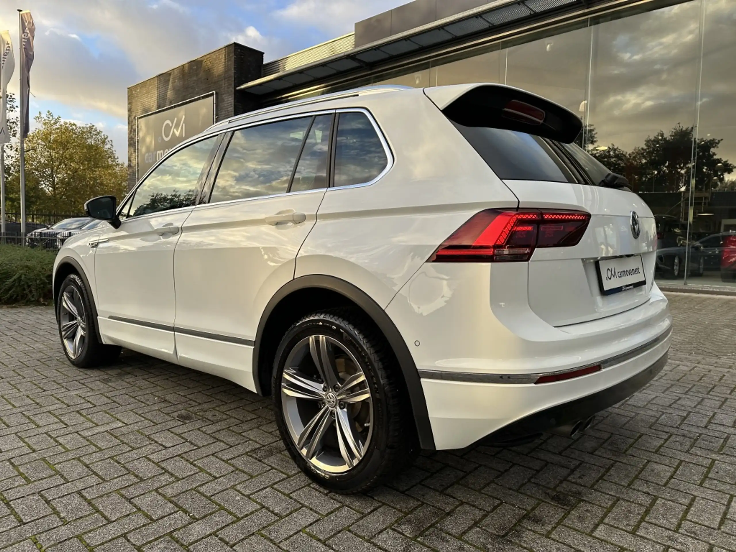 Volkswagen - Tiguan