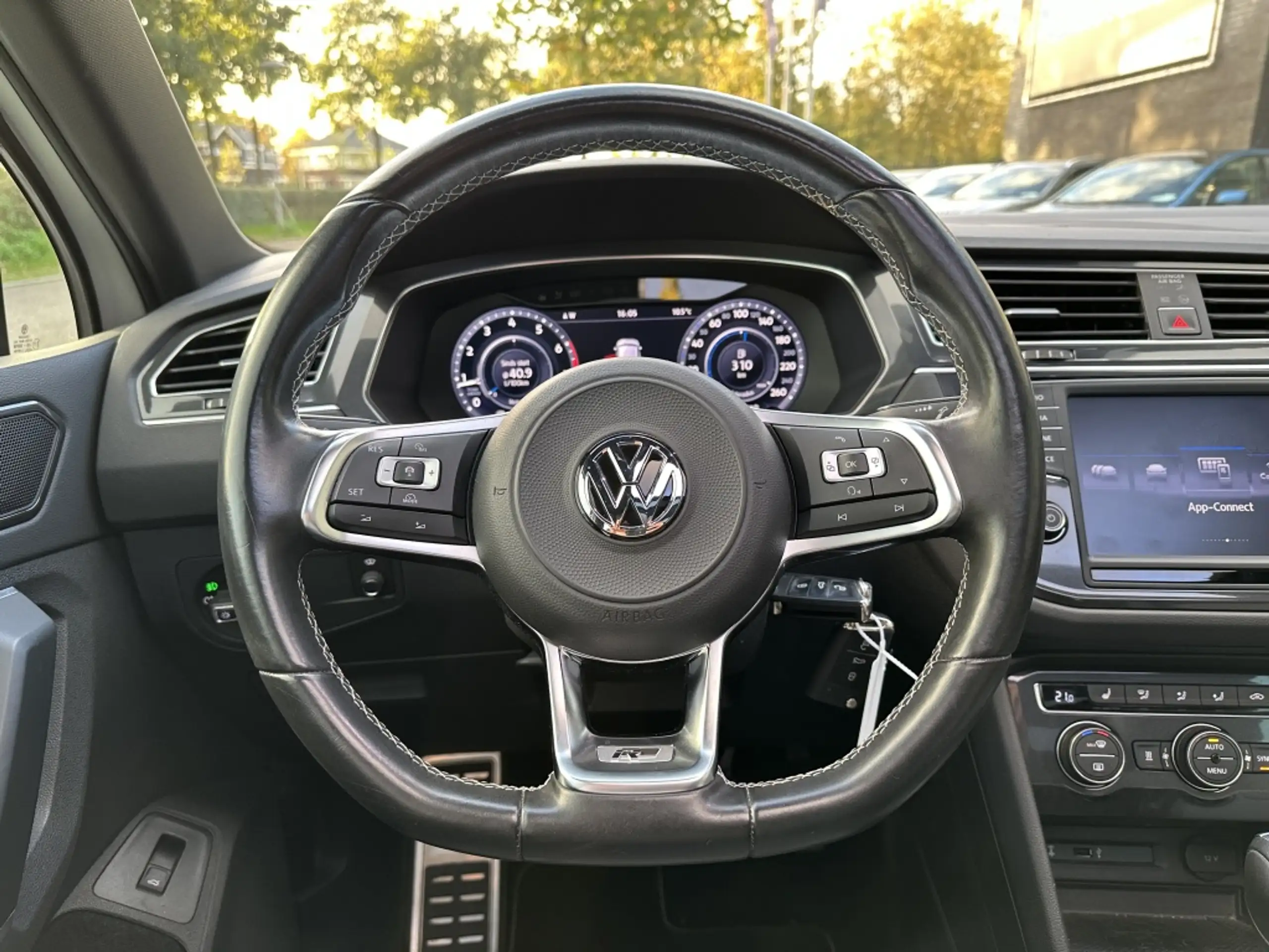 Volkswagen - Tiguan