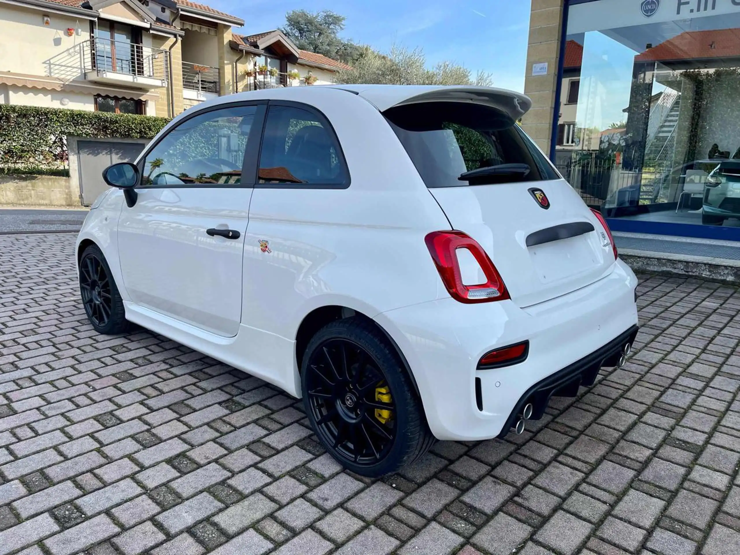 Abarth - 695