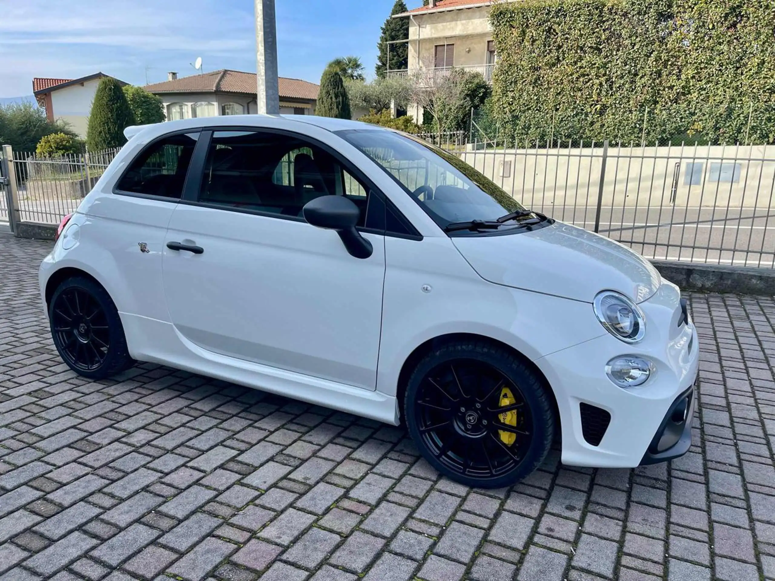 Abarth - 695