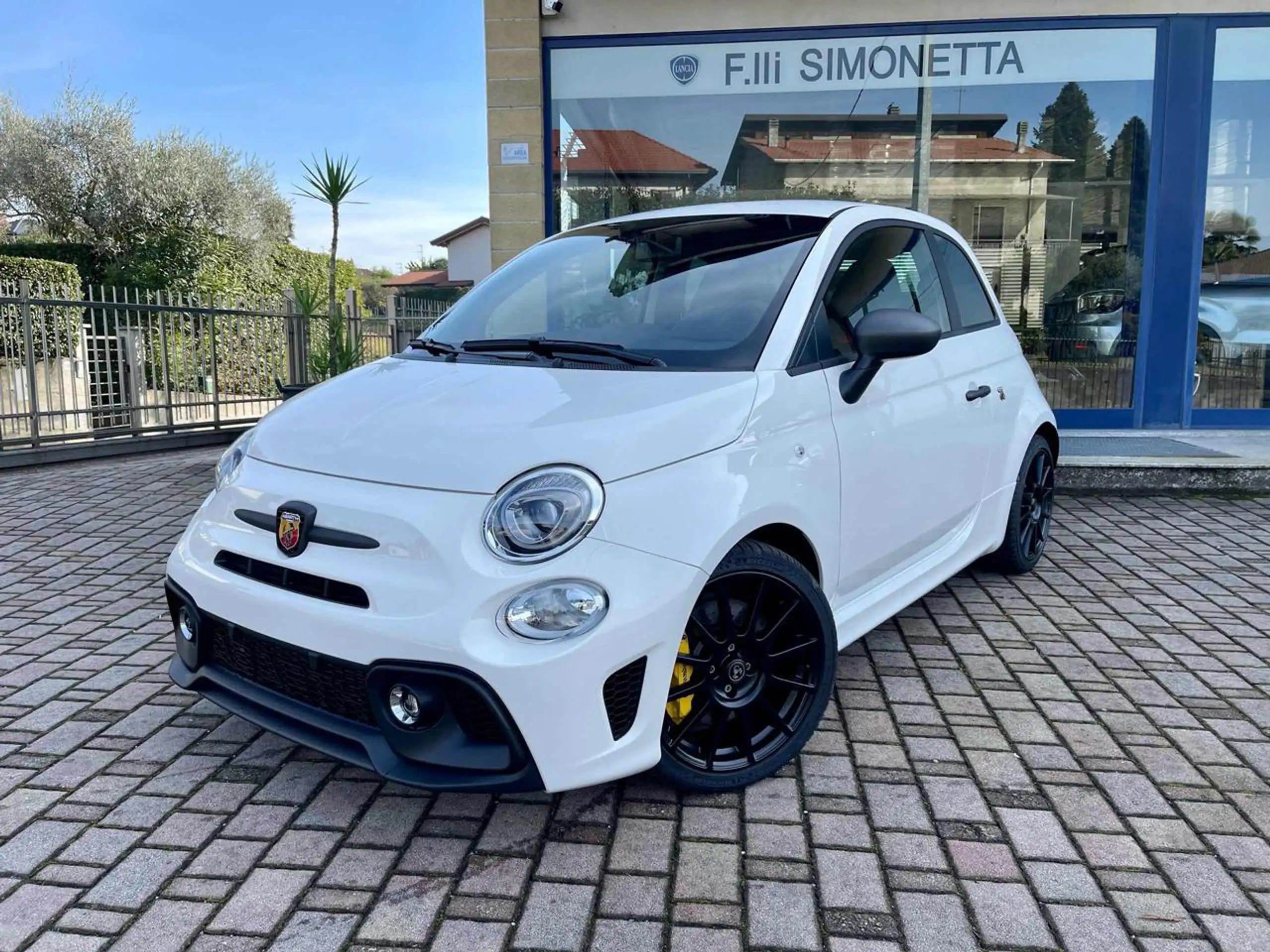 Abarth - 695