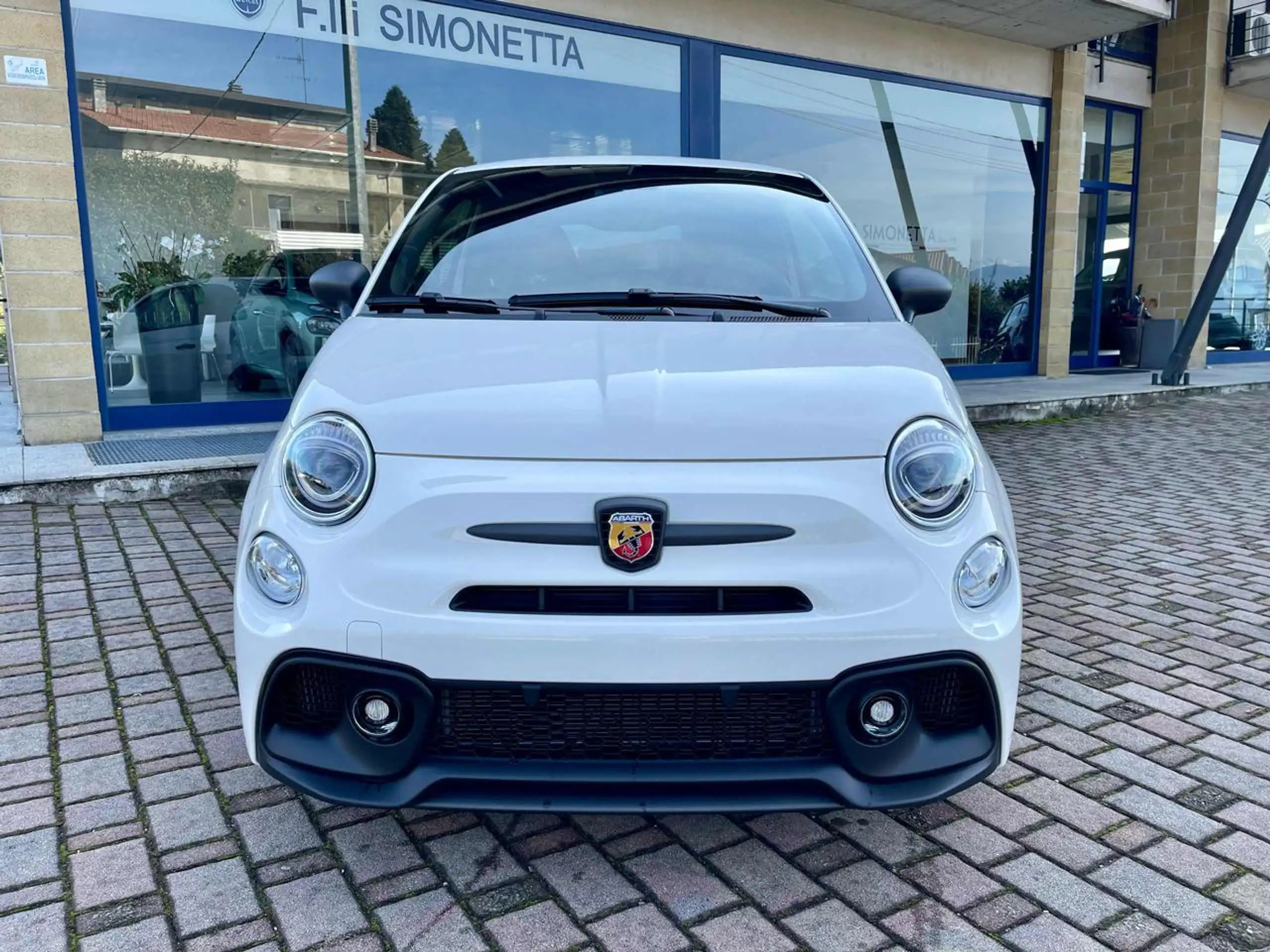 Abarth - 695