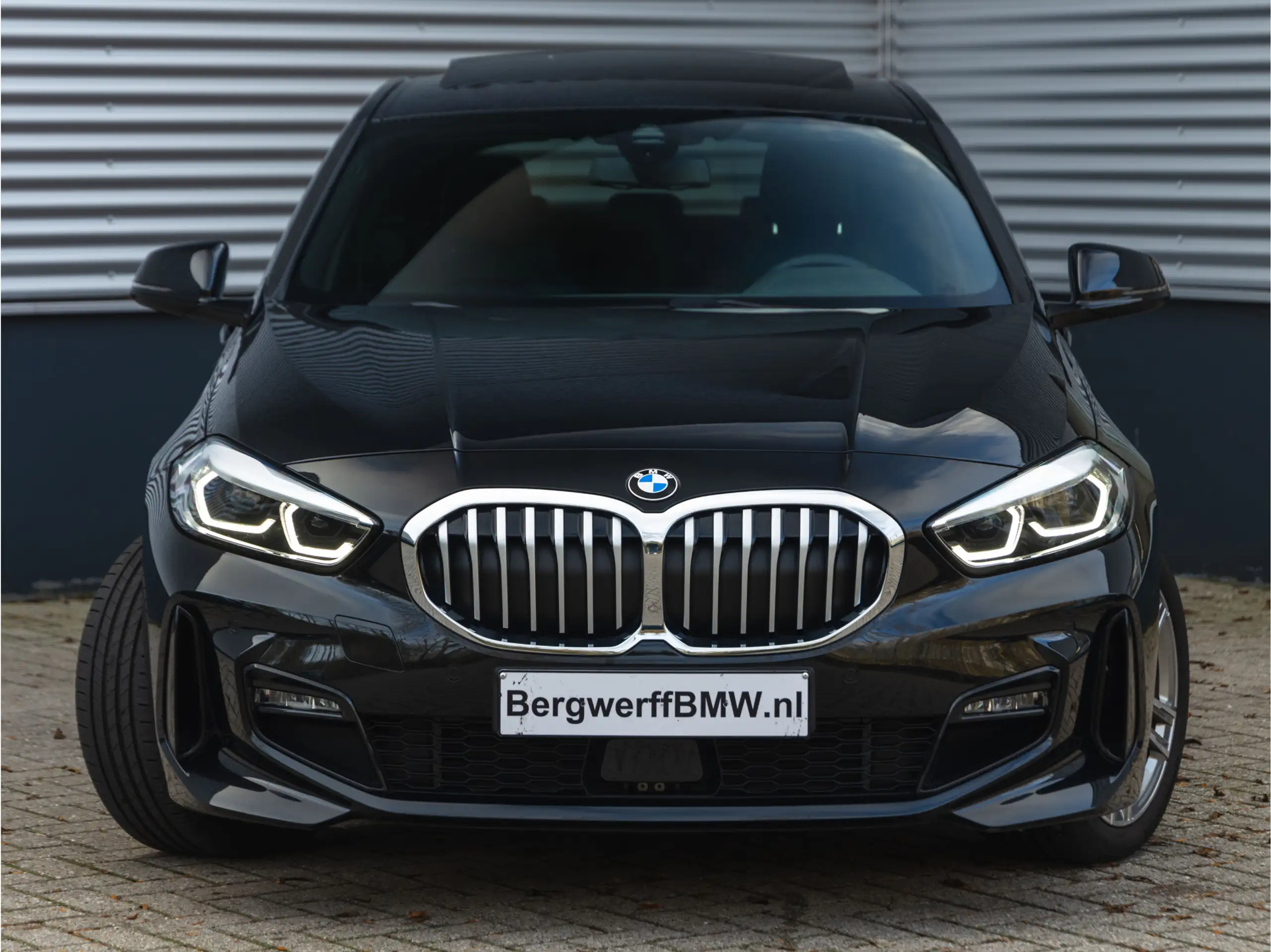 BMW - 118