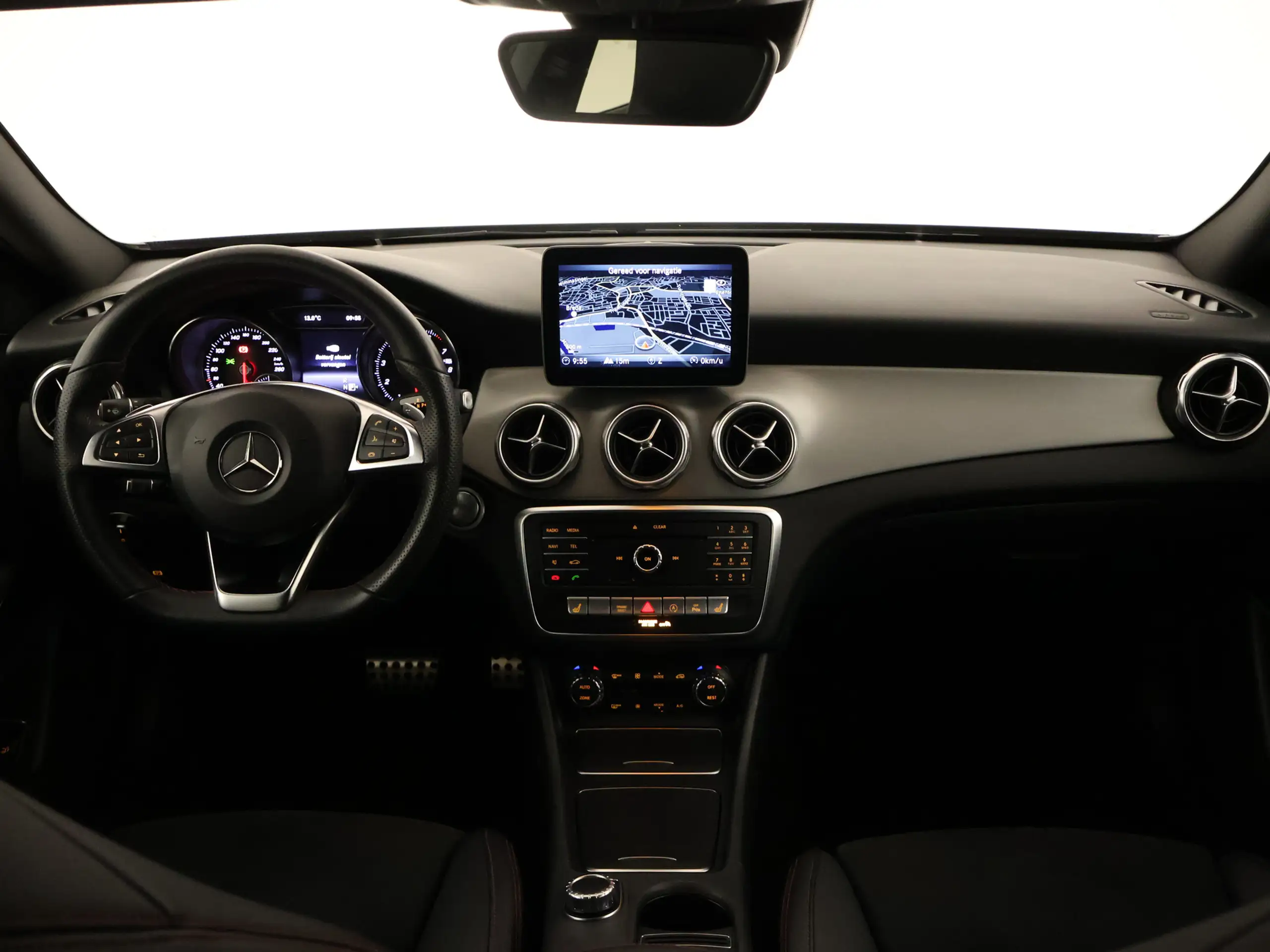 Mercedes-Benz - GLA 180