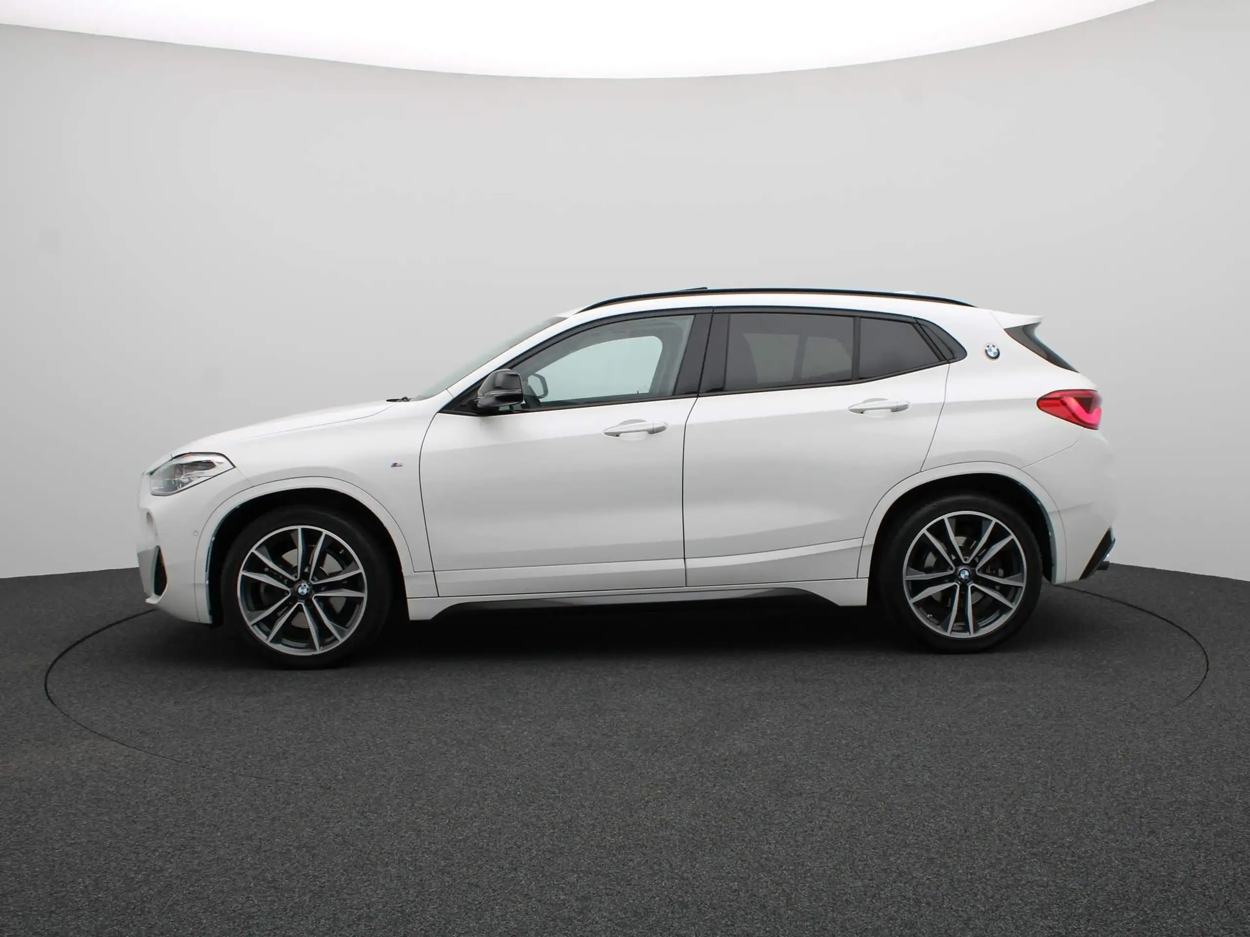 BMW - X2