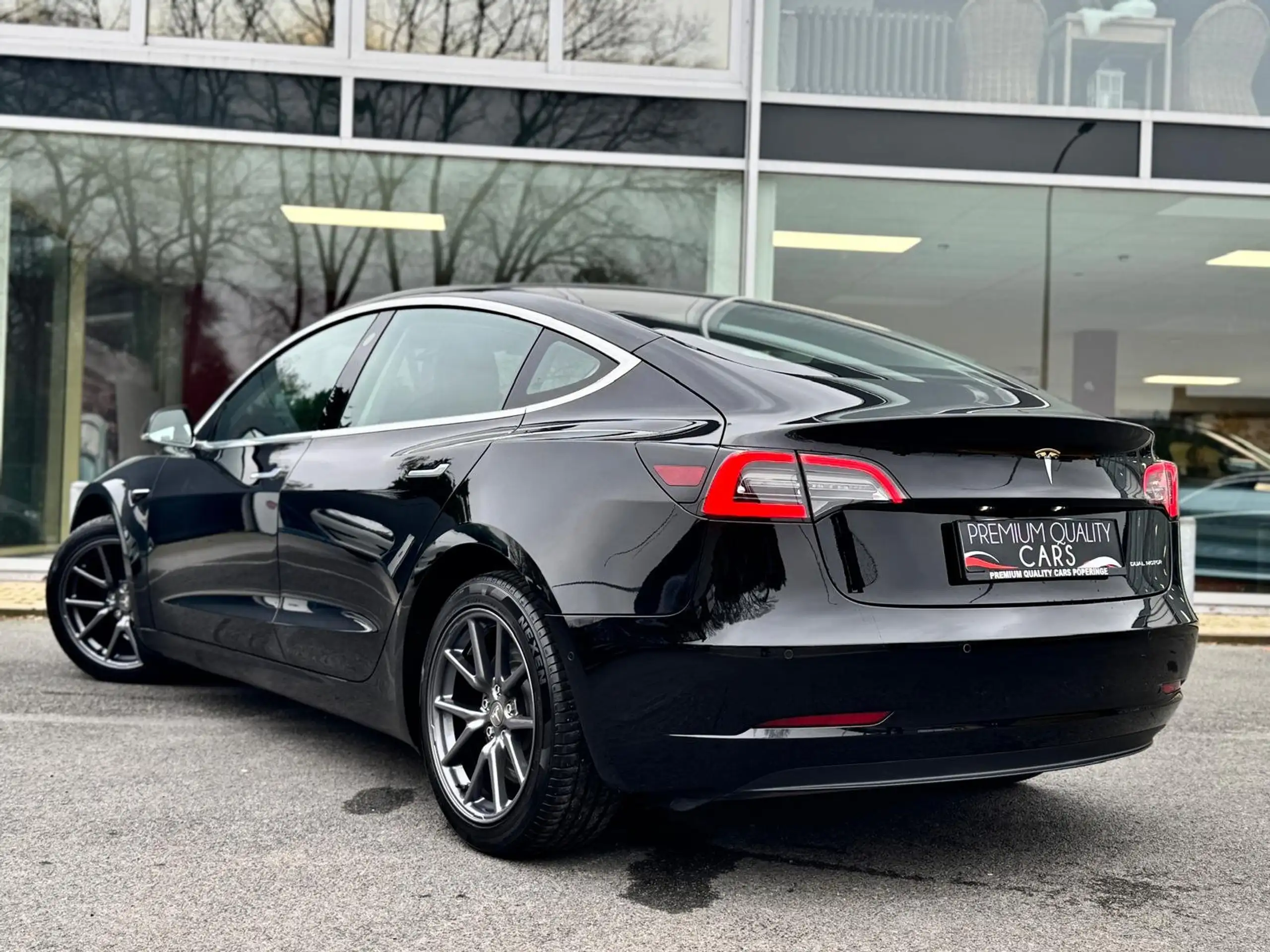 Tesla - Model 3