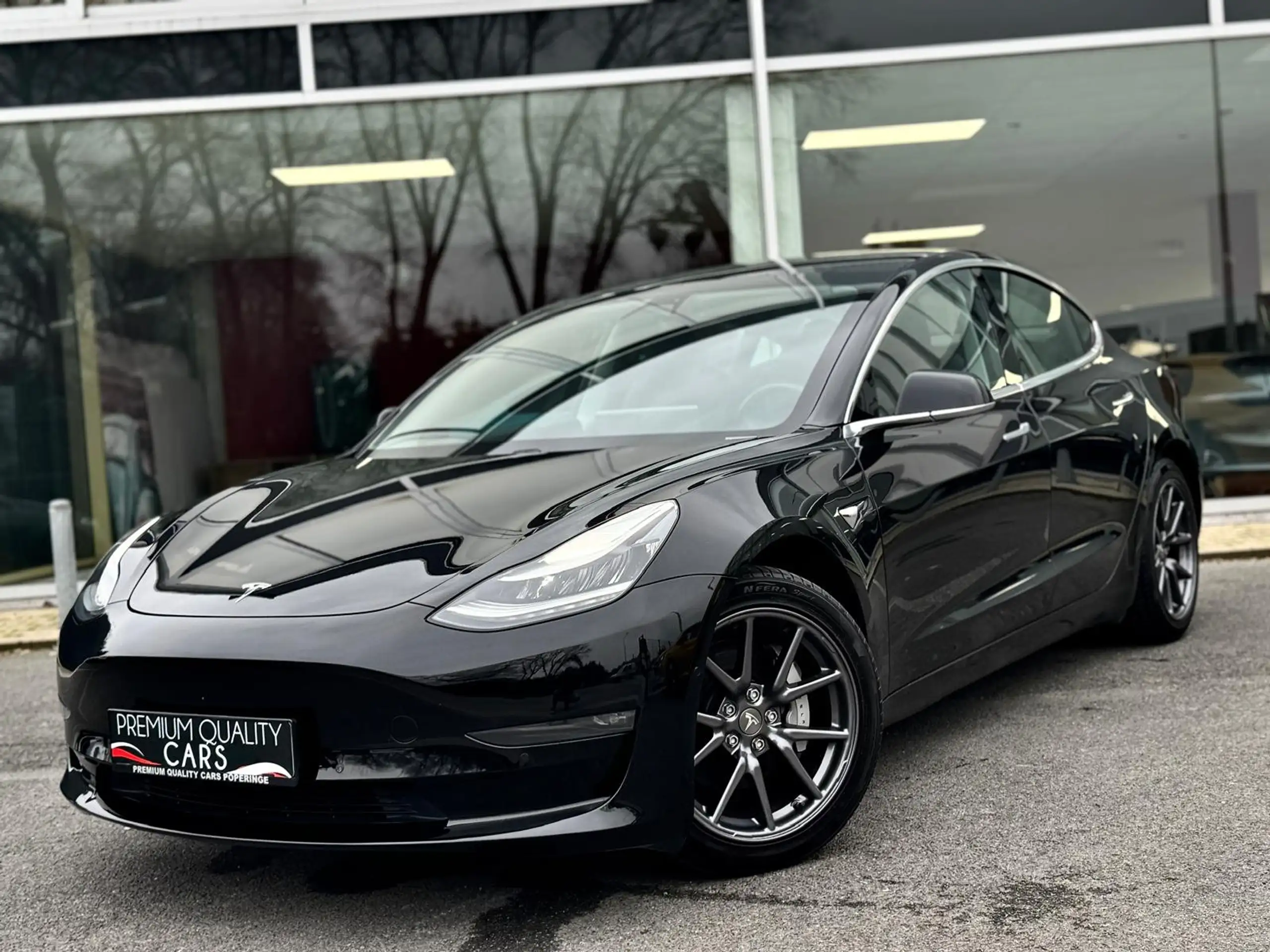 Tesla - Model 3