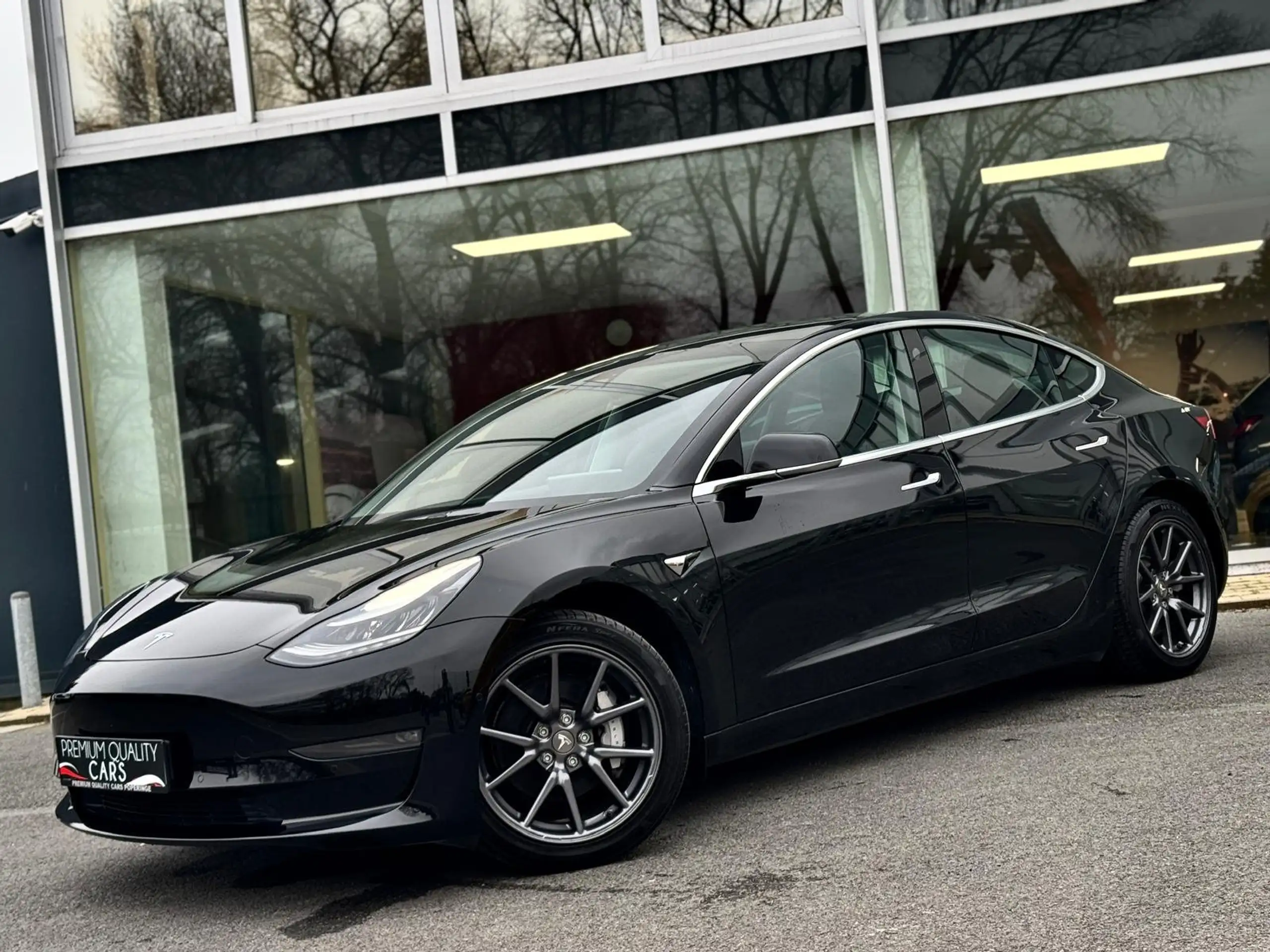 Tesla - Model 3