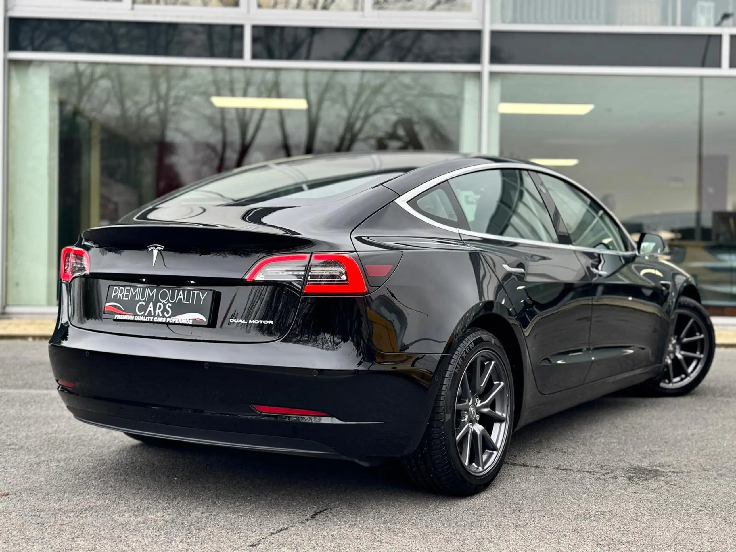 Tesla - Model 3