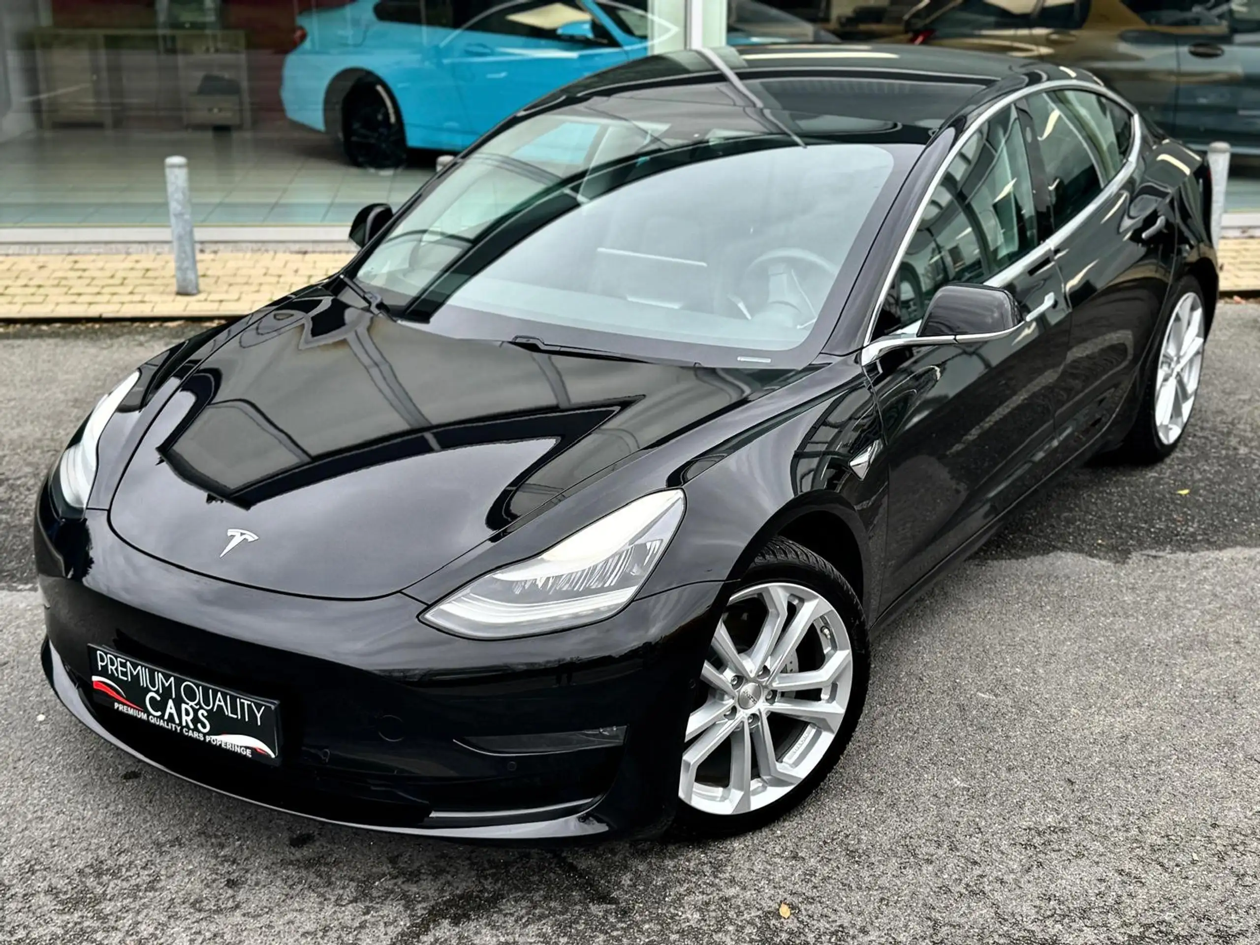 Tesla - Model 3