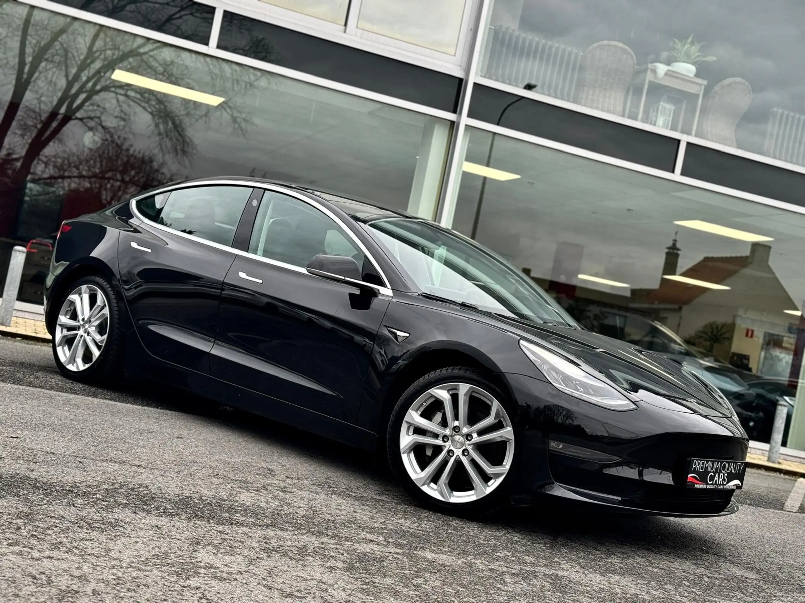 Tesla - Model 3