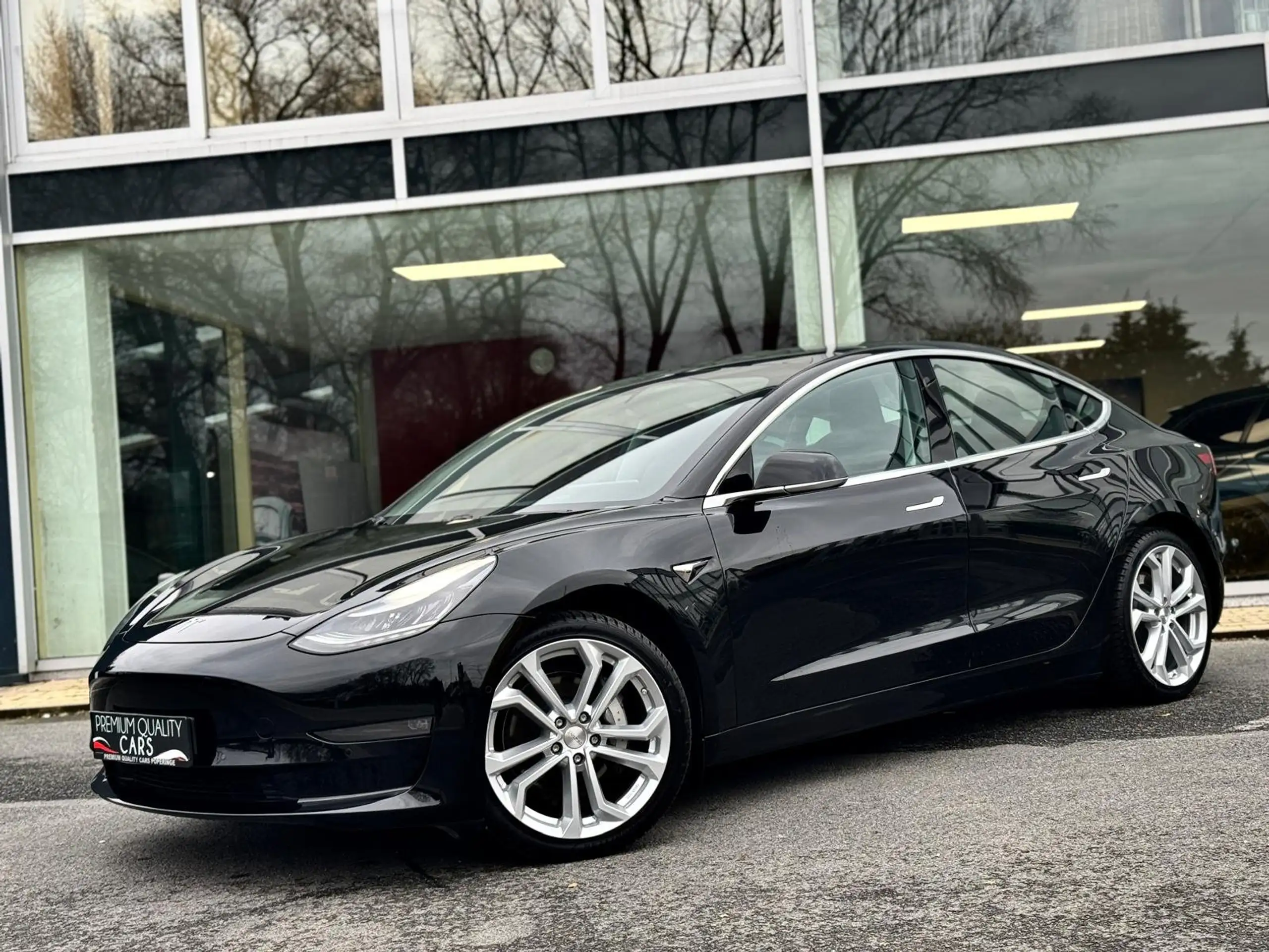 Tesla - Model 3