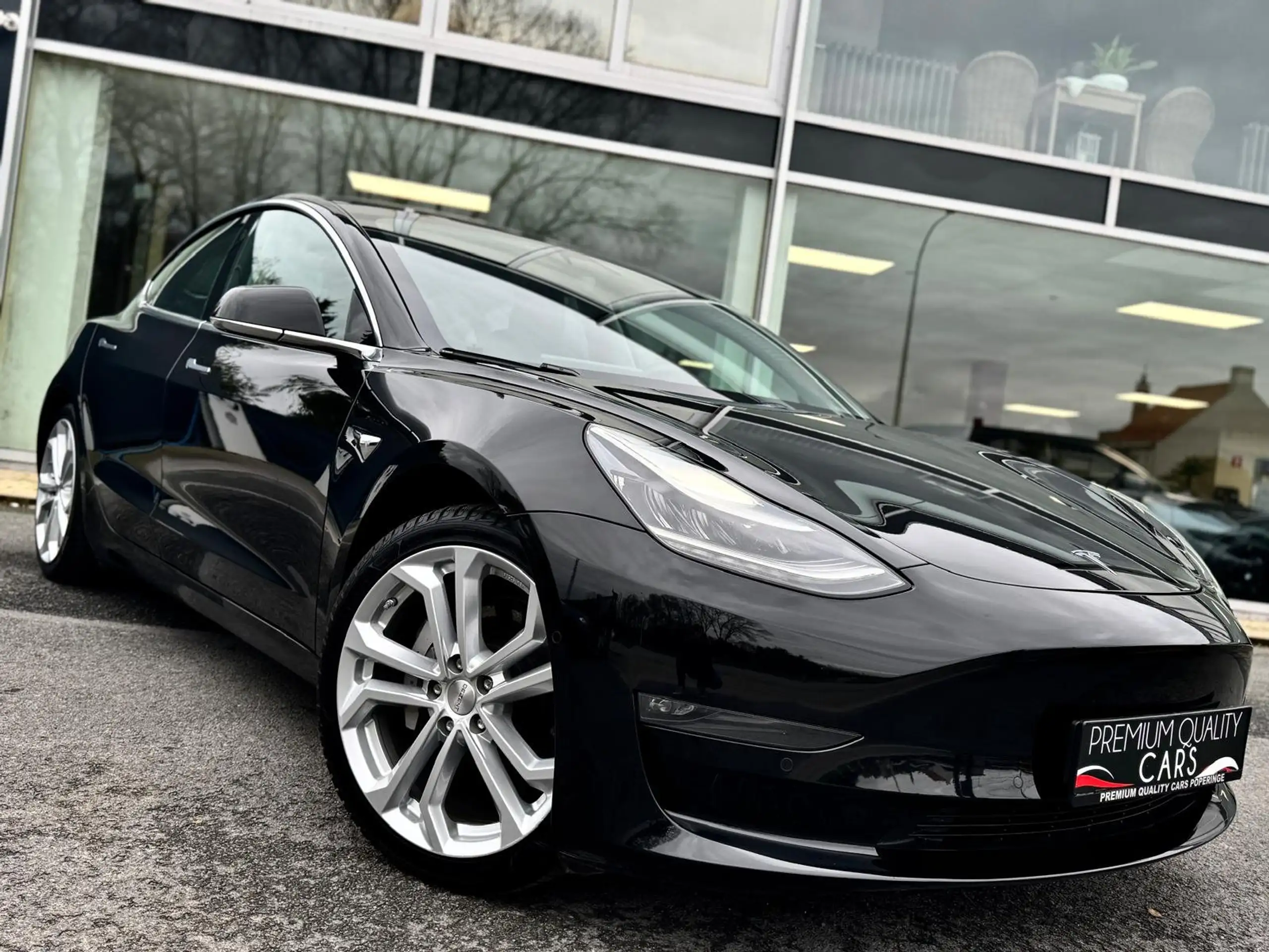 Tesla - Model 3