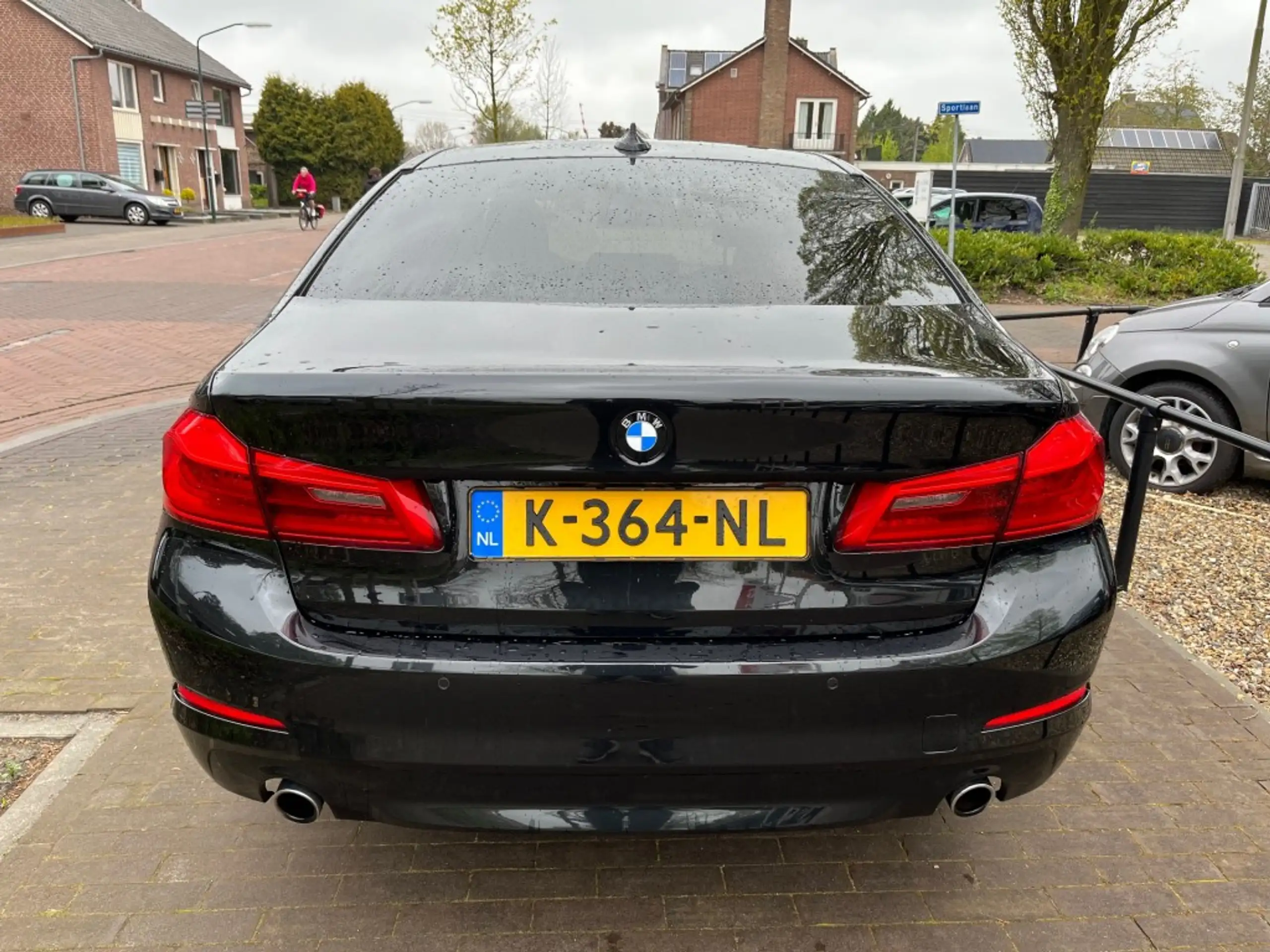 BMW - 530