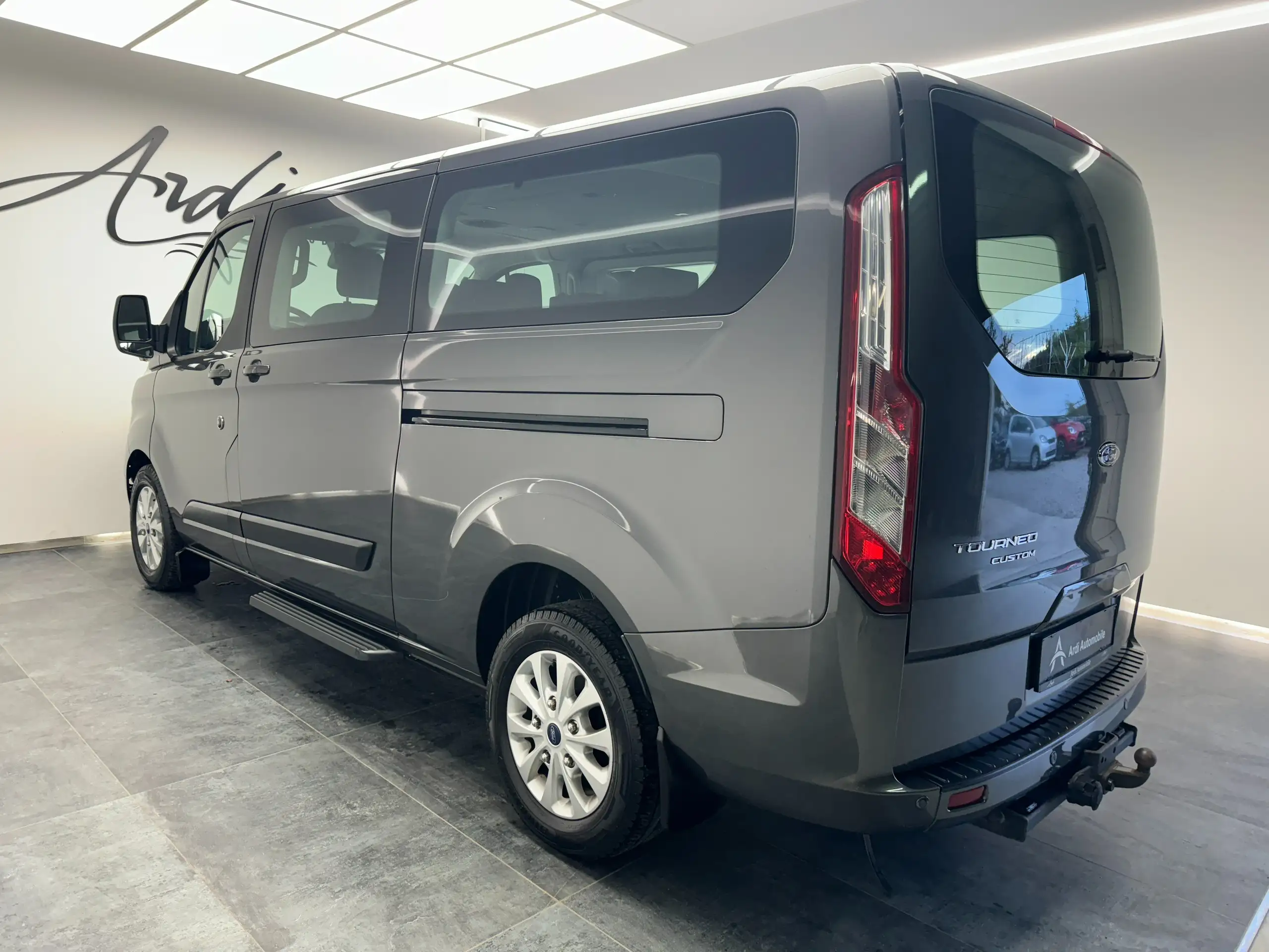 Ford - Tourneo Custom