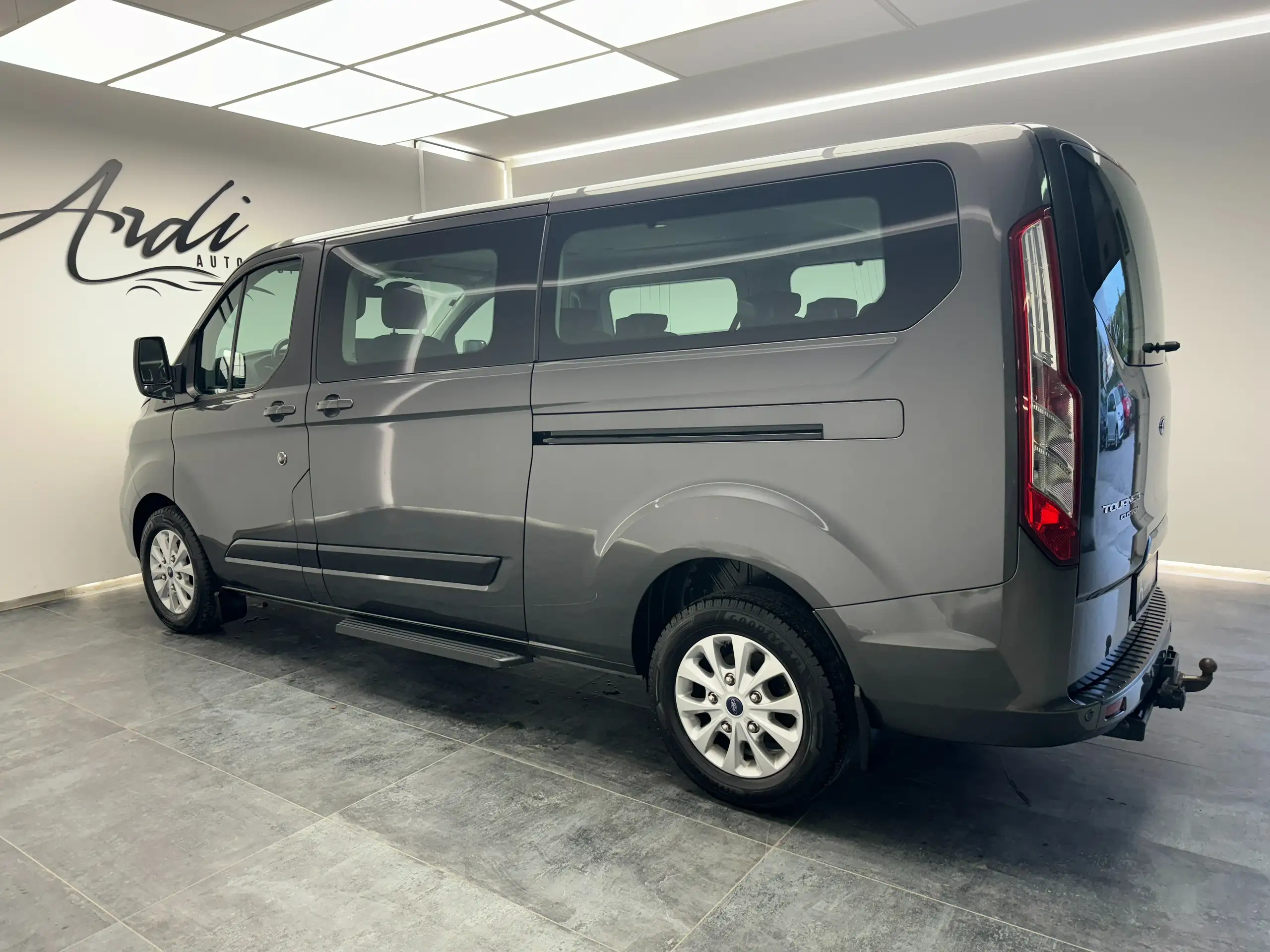 Ford - Tourneo Custom