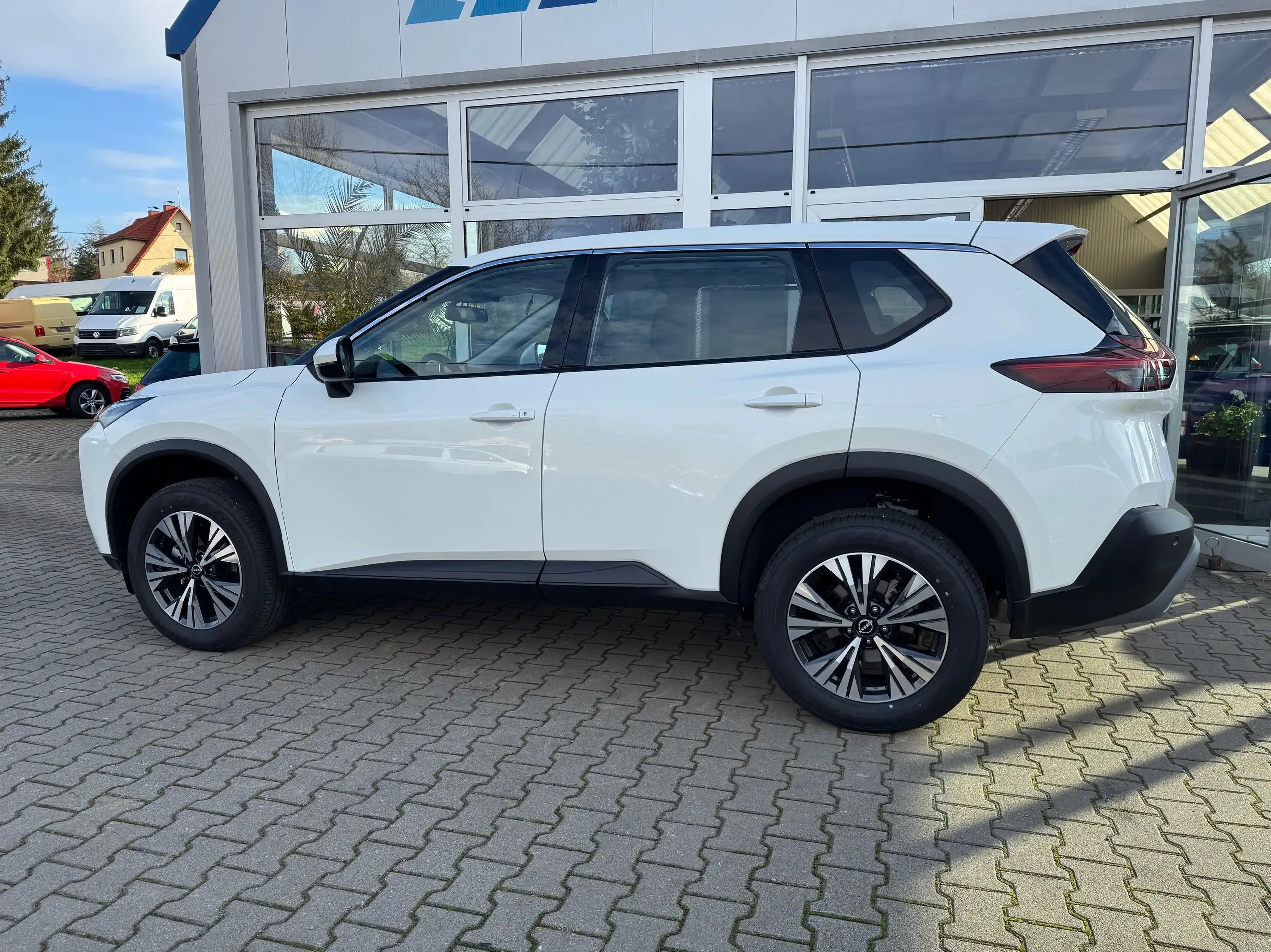 Nissan - X-Trail