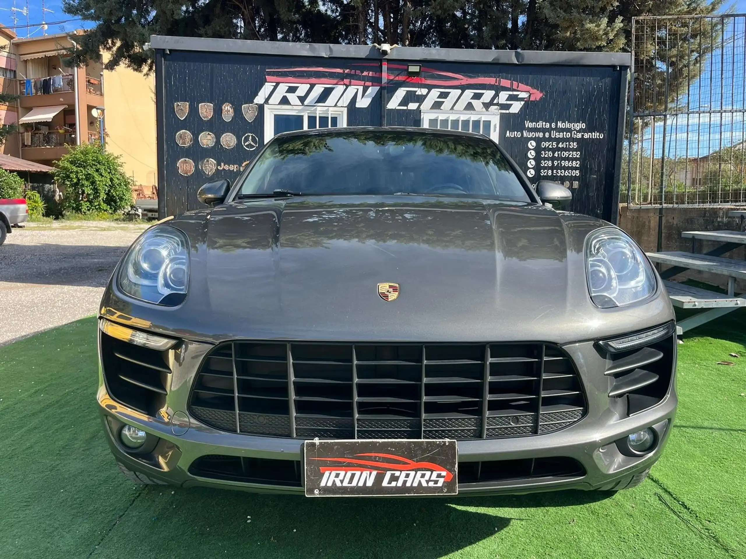 Porsche - Macan