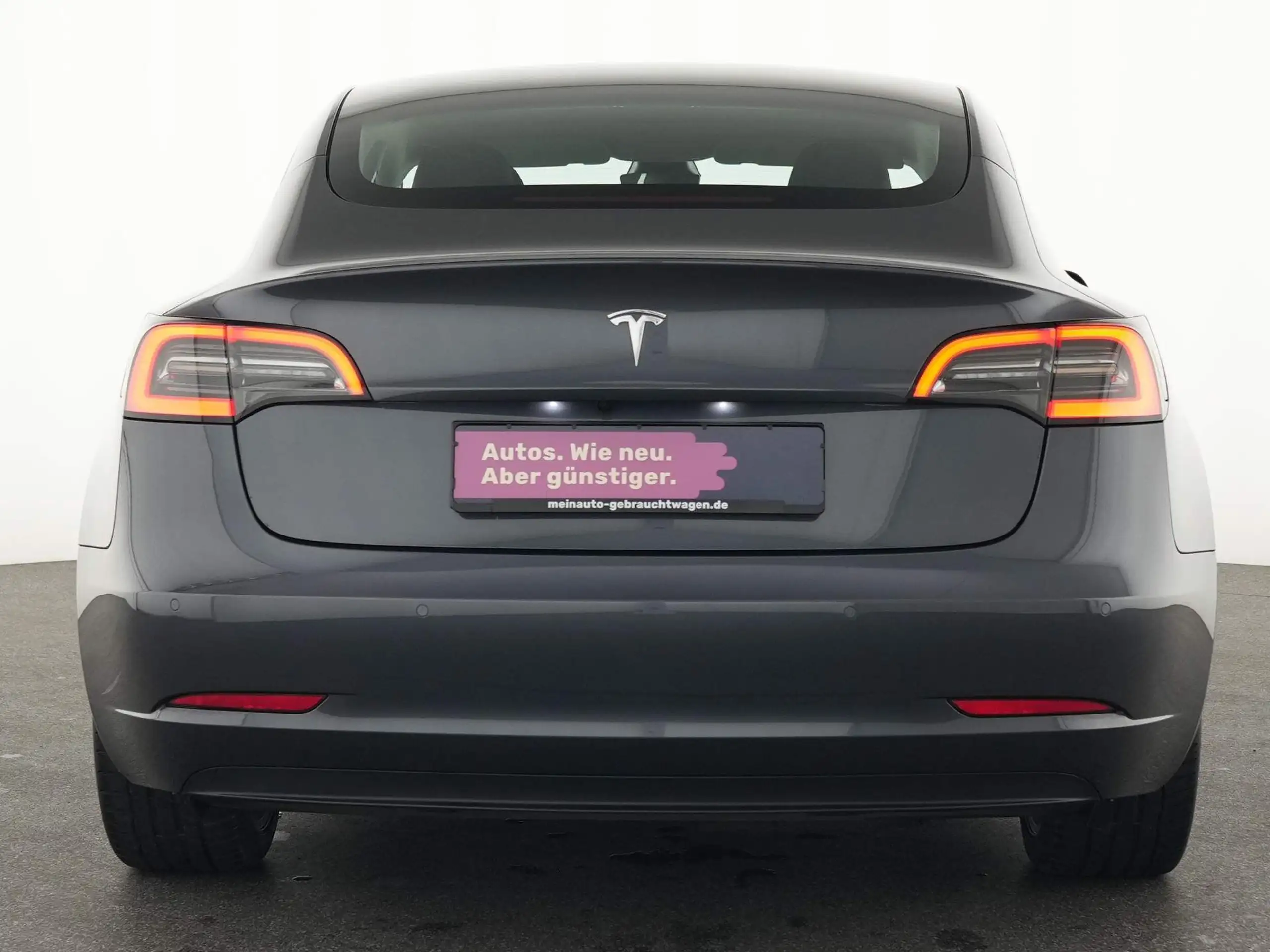 Tesla - Model 3