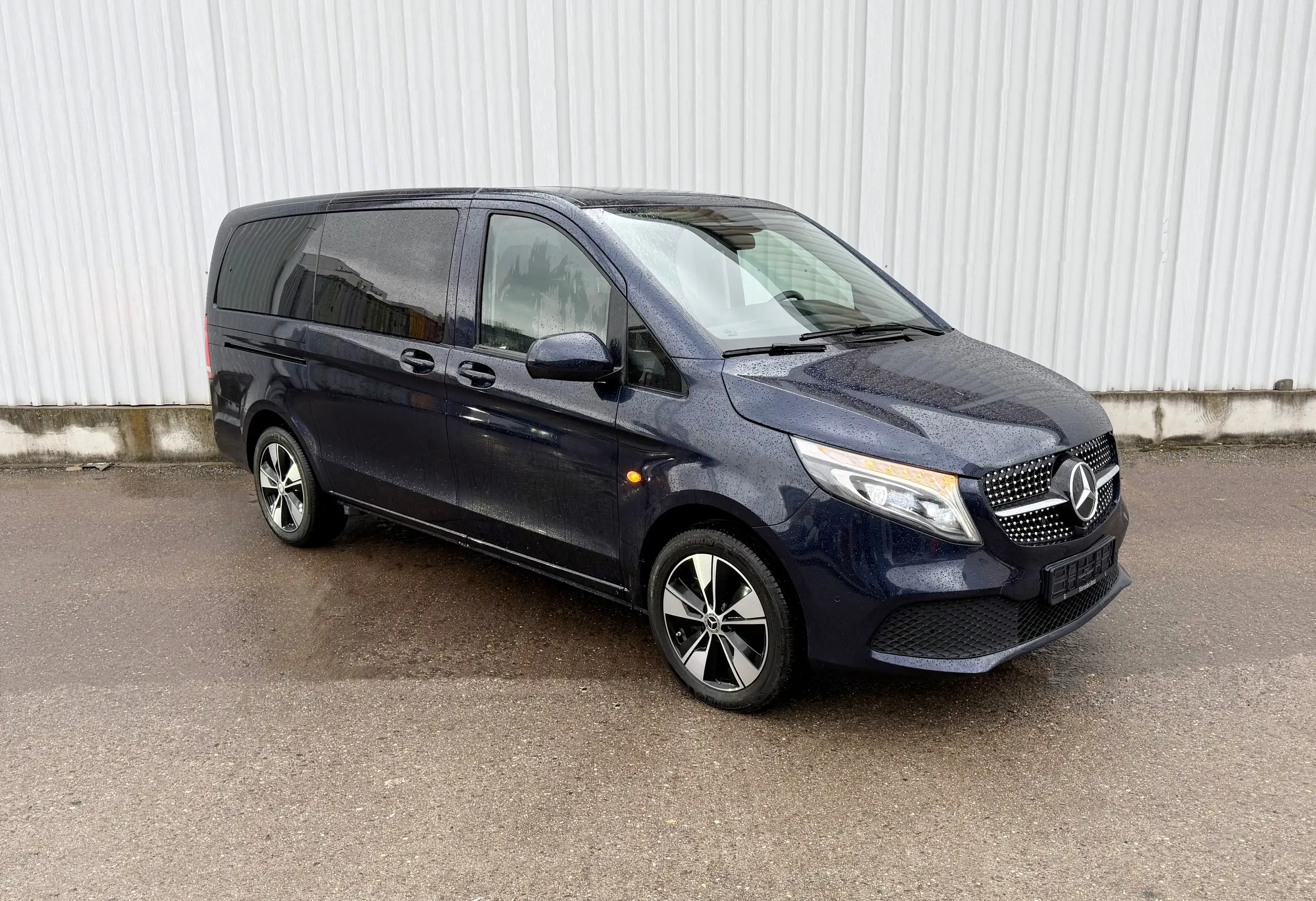 Mercedes-Benz - Vito