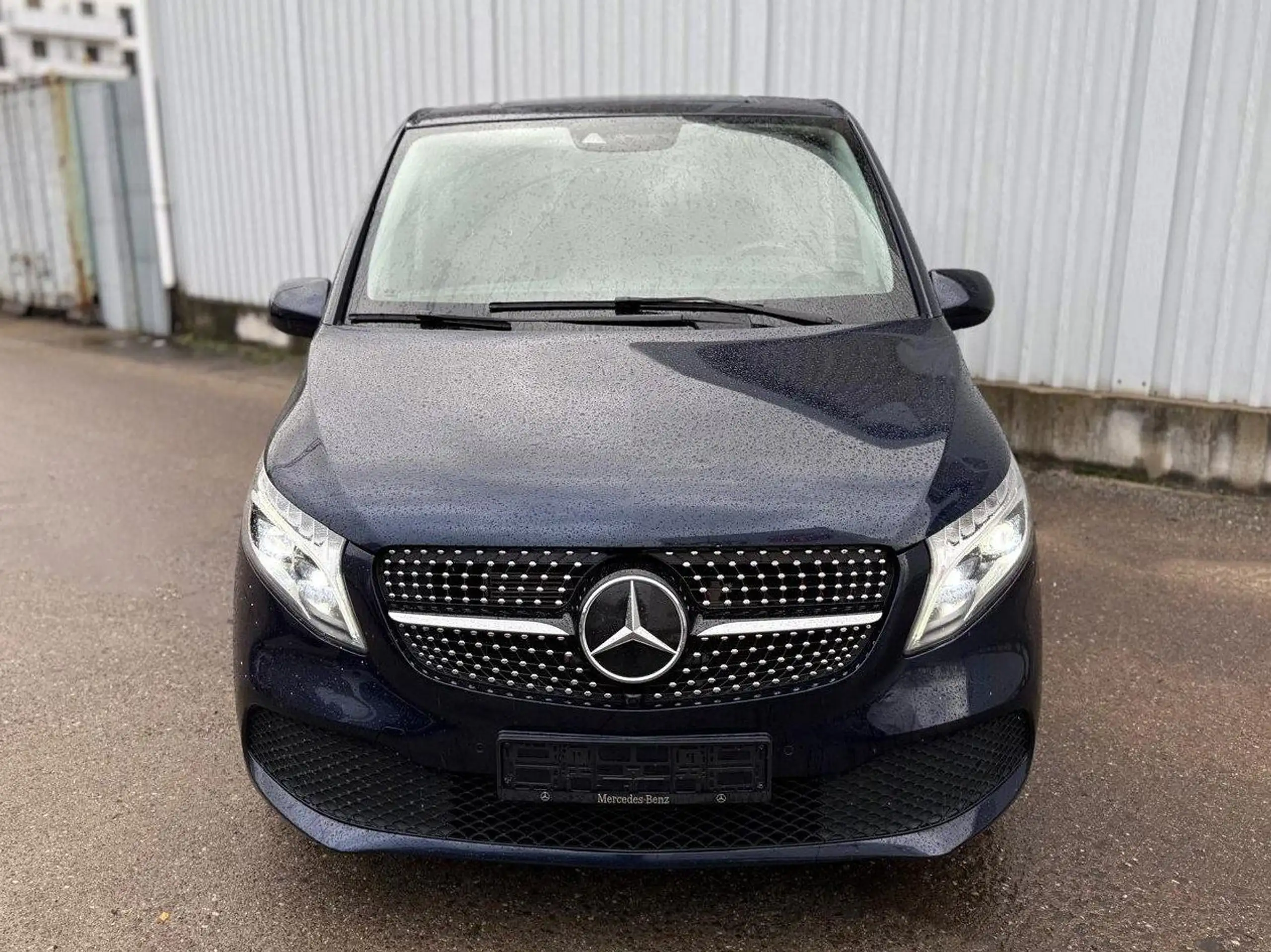 Mercedes-Benz - Vito