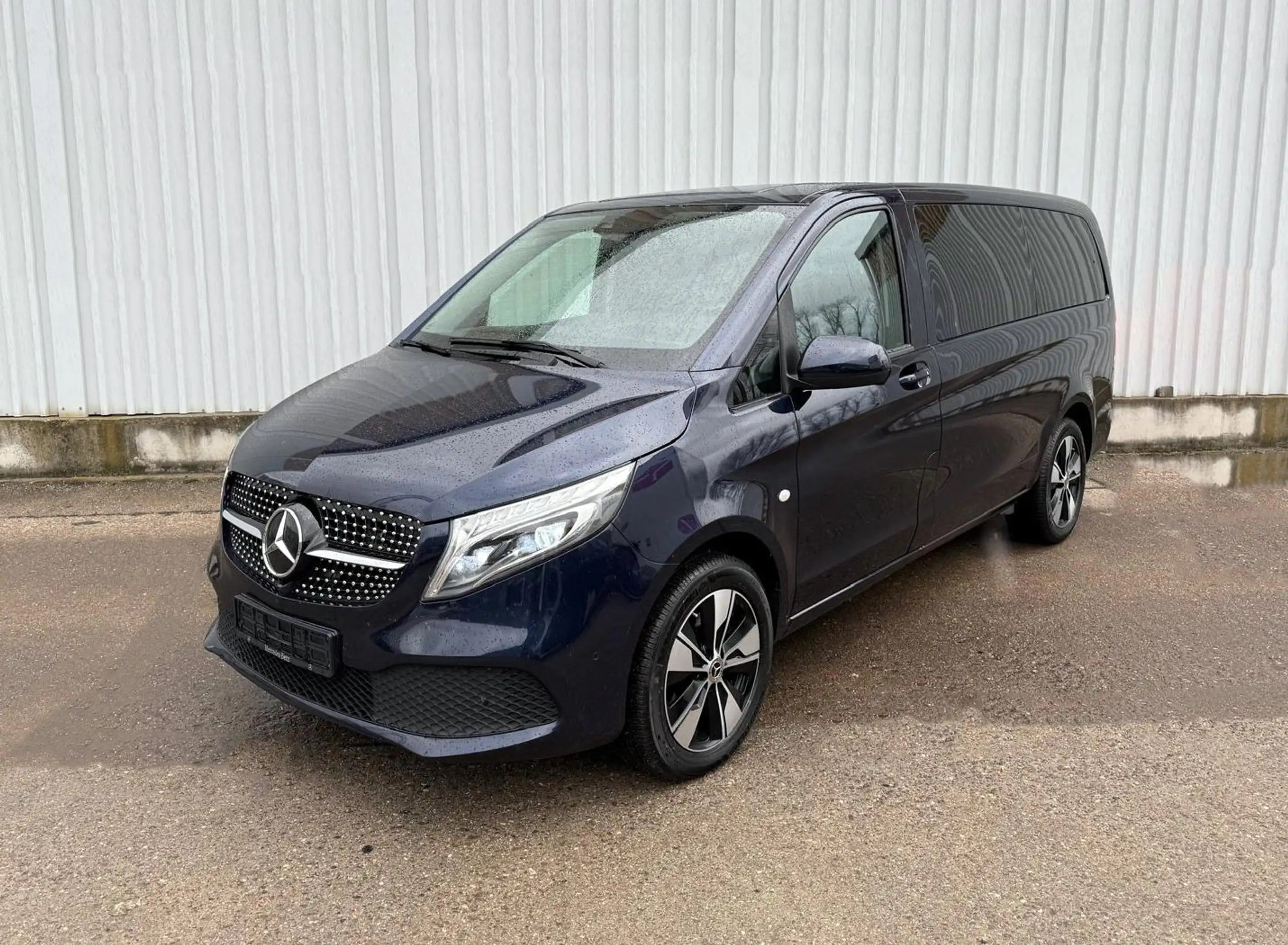 Mercedes-Benz - Vito